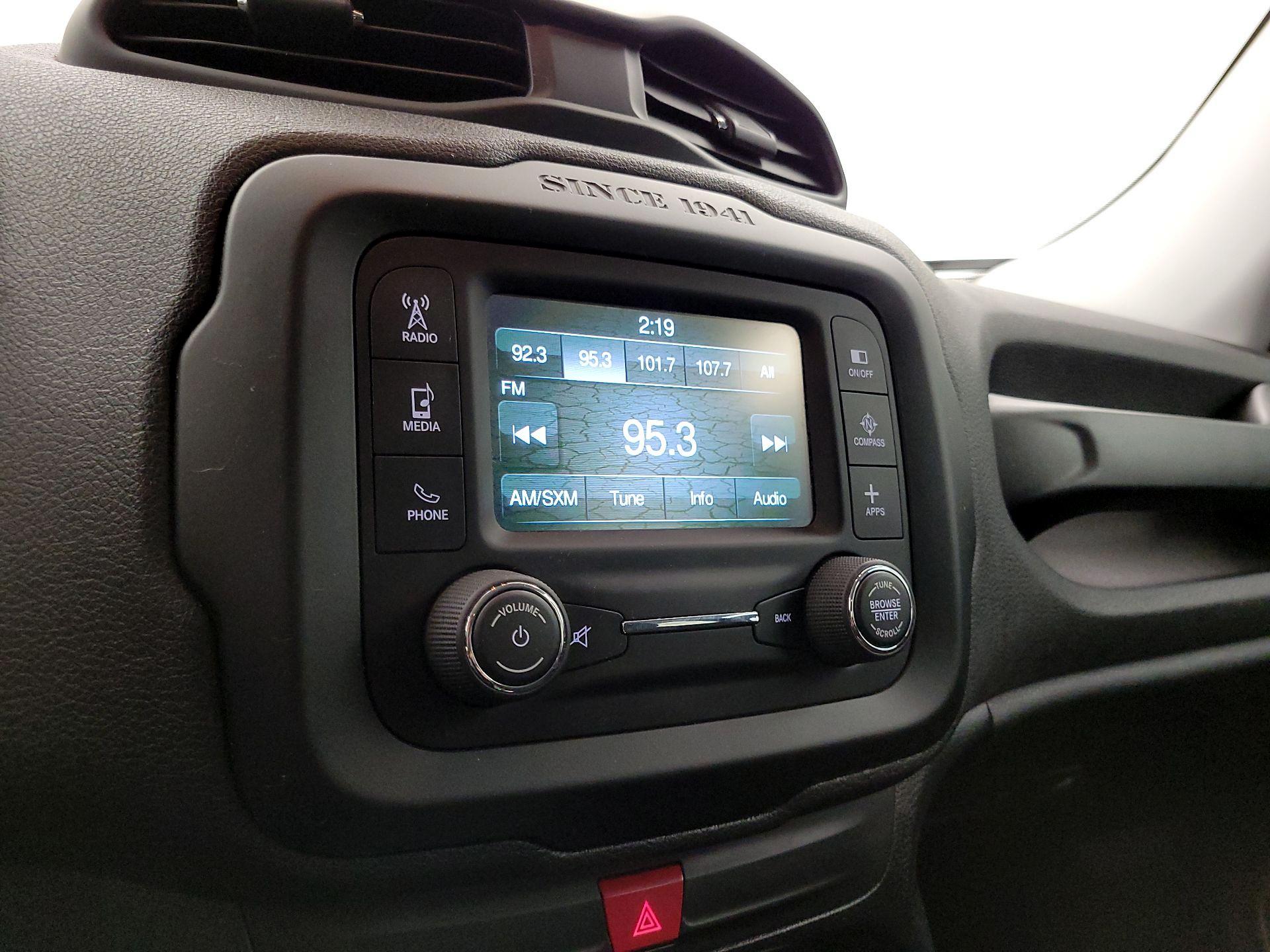 Thumbnail: 2016 Jeep Renegade - 15