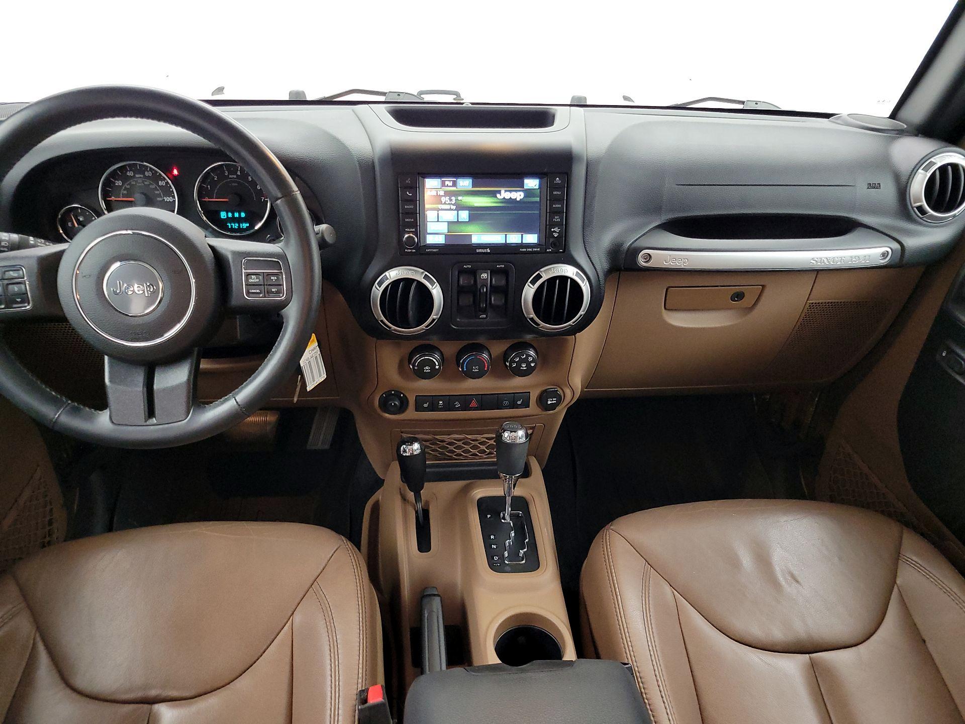 Thumbnail: 2015 Jeep Wrangler - 9