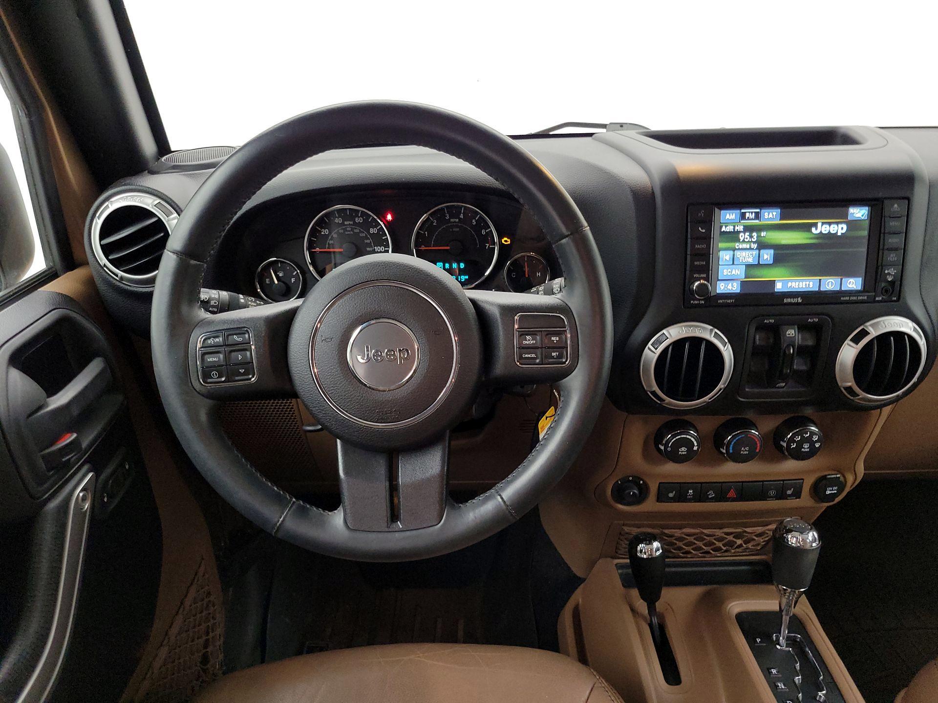 Thumbnail: 2015 Jeep Wrangler - 10