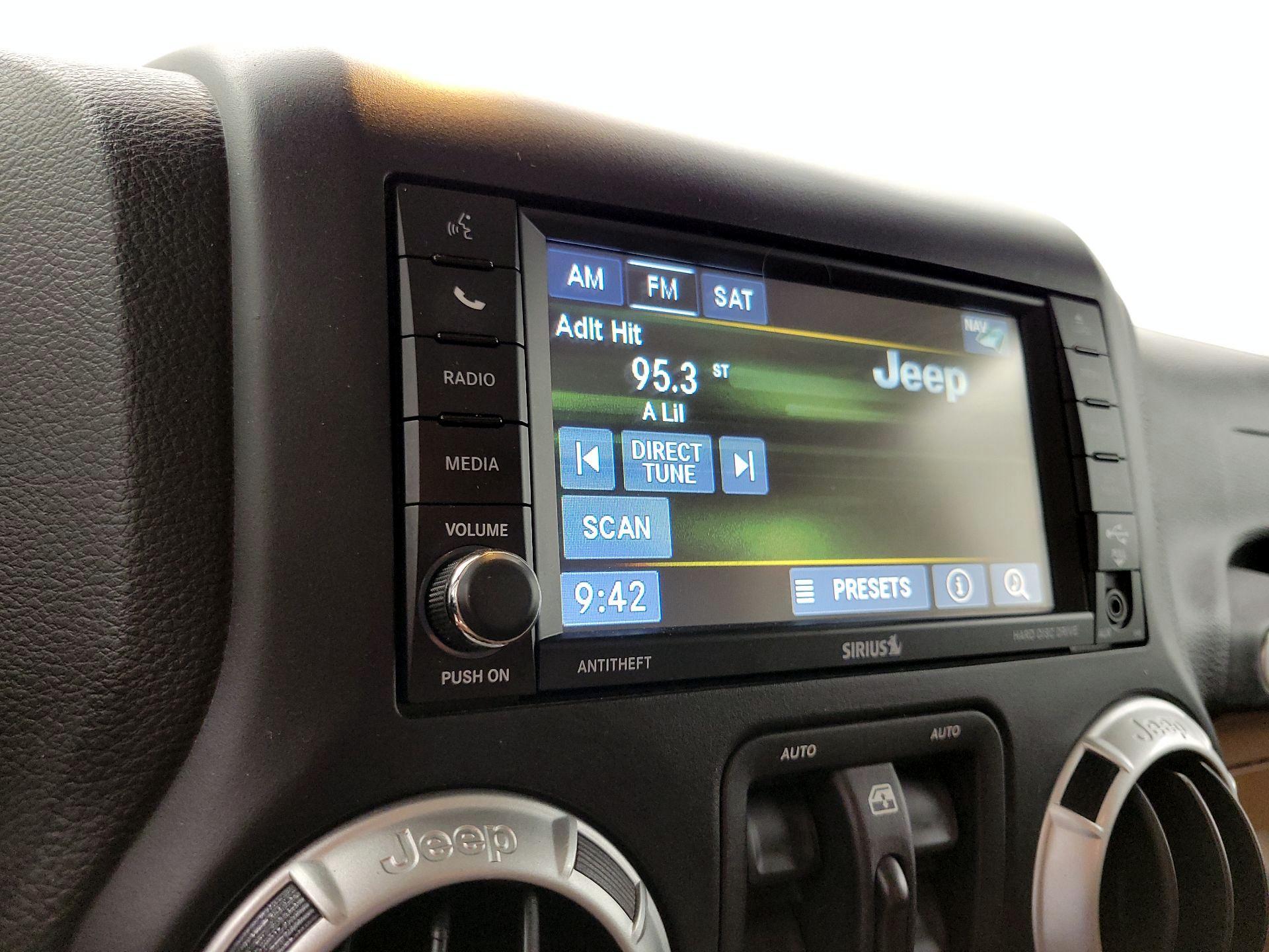 Thumbnail: 2015 Jeep Wrangler - 13