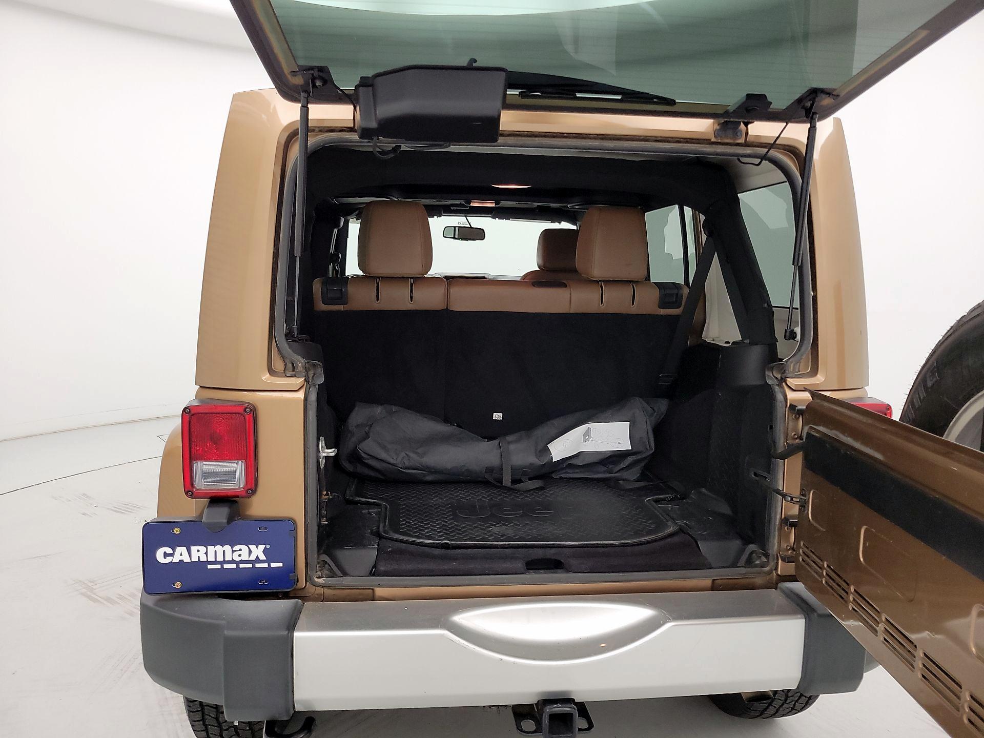 Thumbnail: 2015 Jeep Wrangler - 18