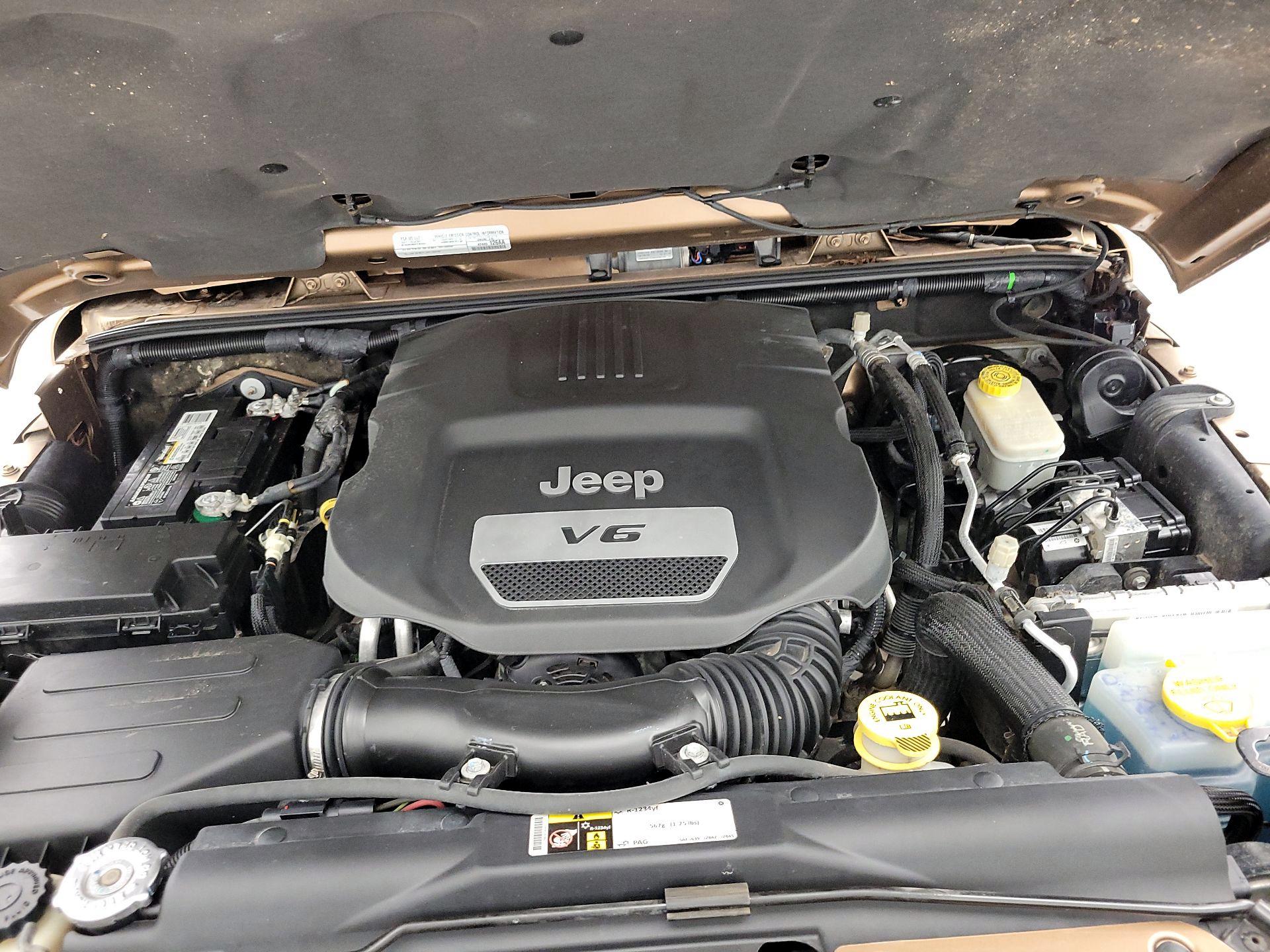 Thumbnail: 2015 Jeep Wrangler - 19