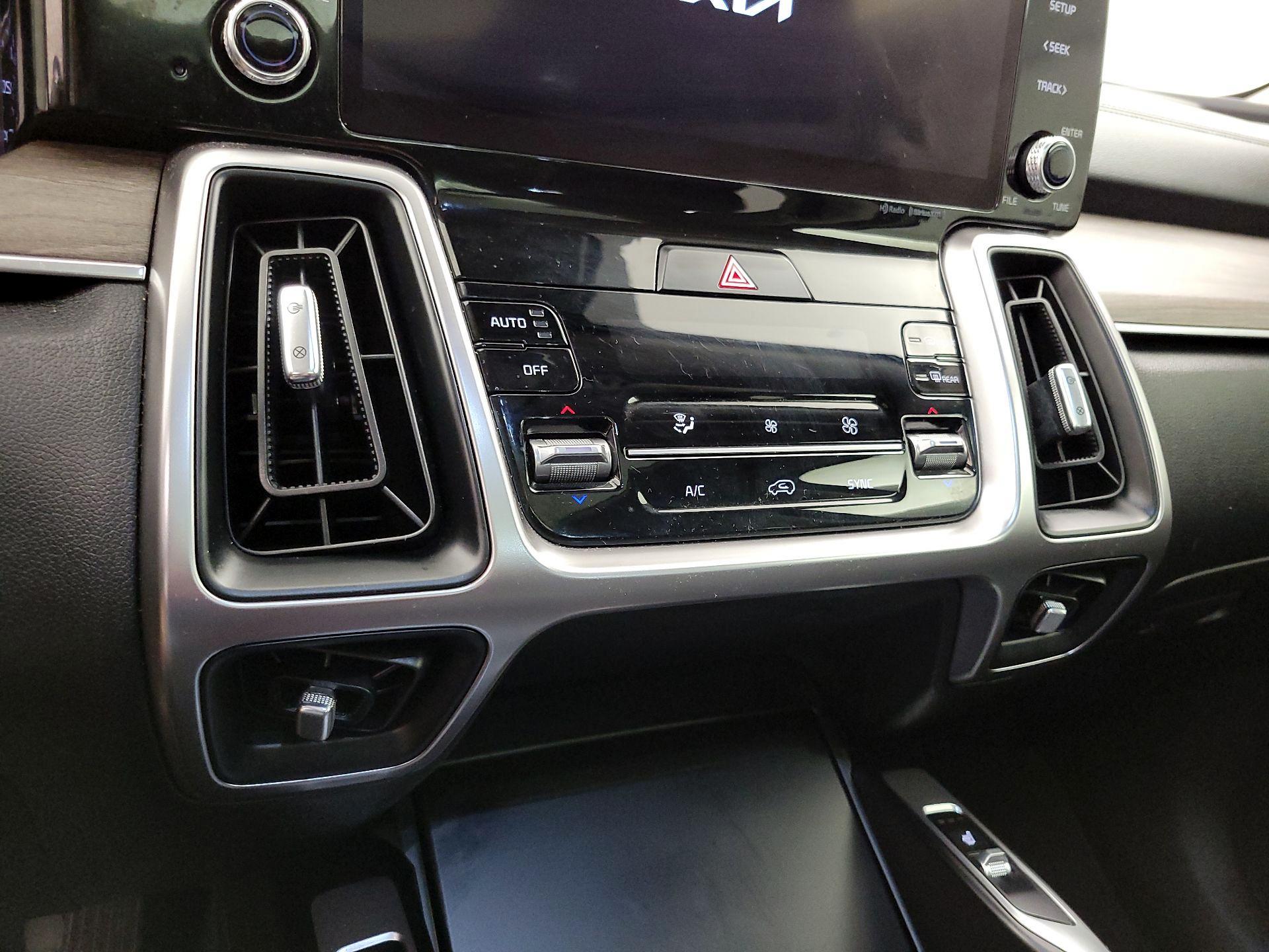 Thumbnail: 2022 Kia Sorento - 17