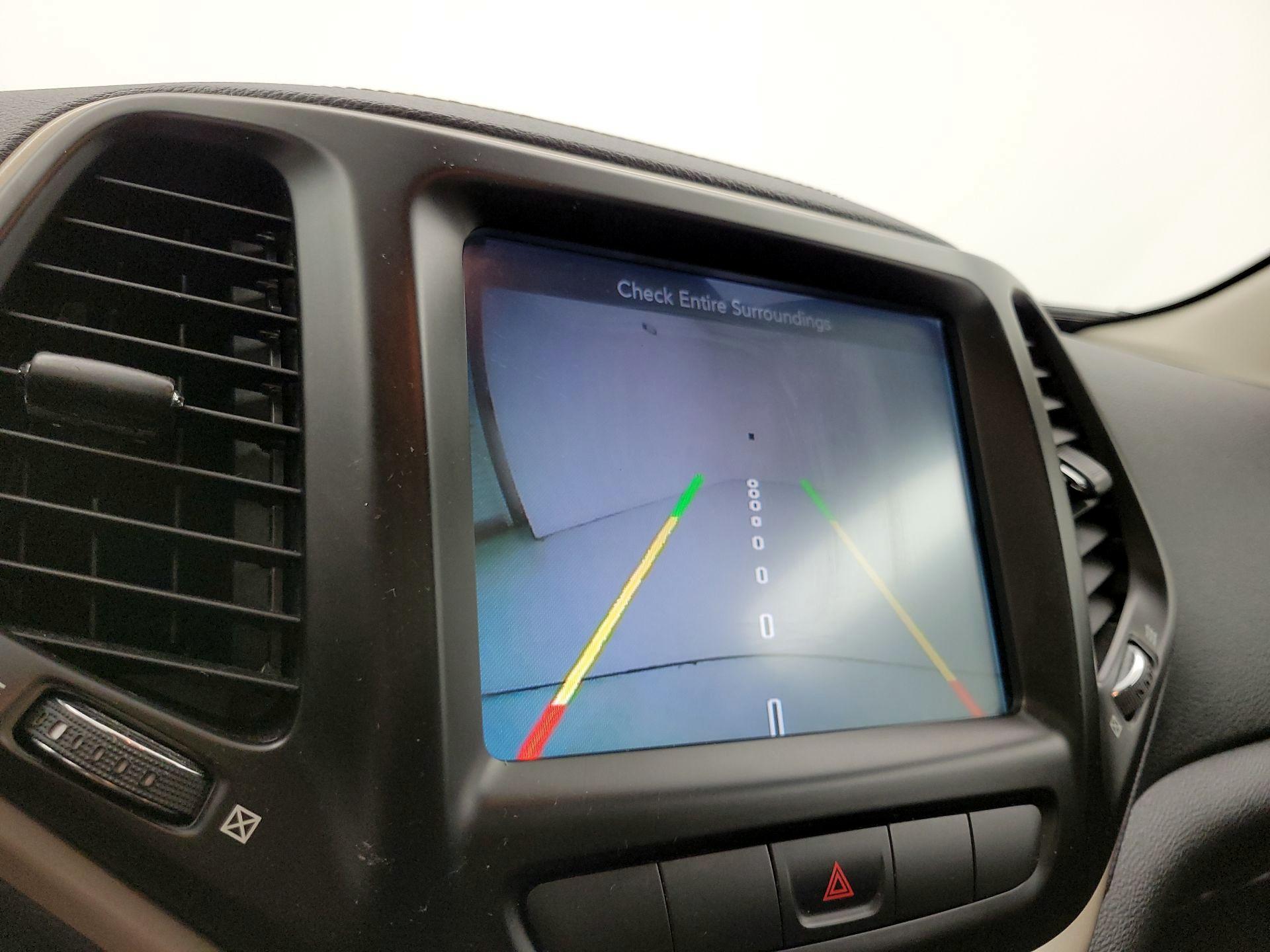 Thumbnail: 2014 Jeep Cherokee - 15
