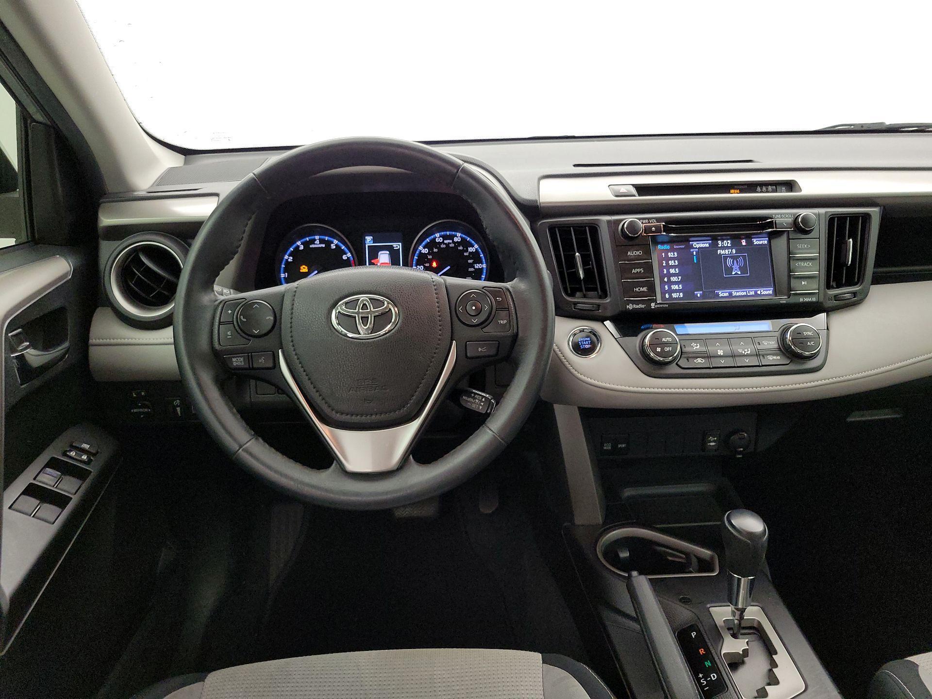 Thumbnail: 2018 Toyota RAV4 - 10
