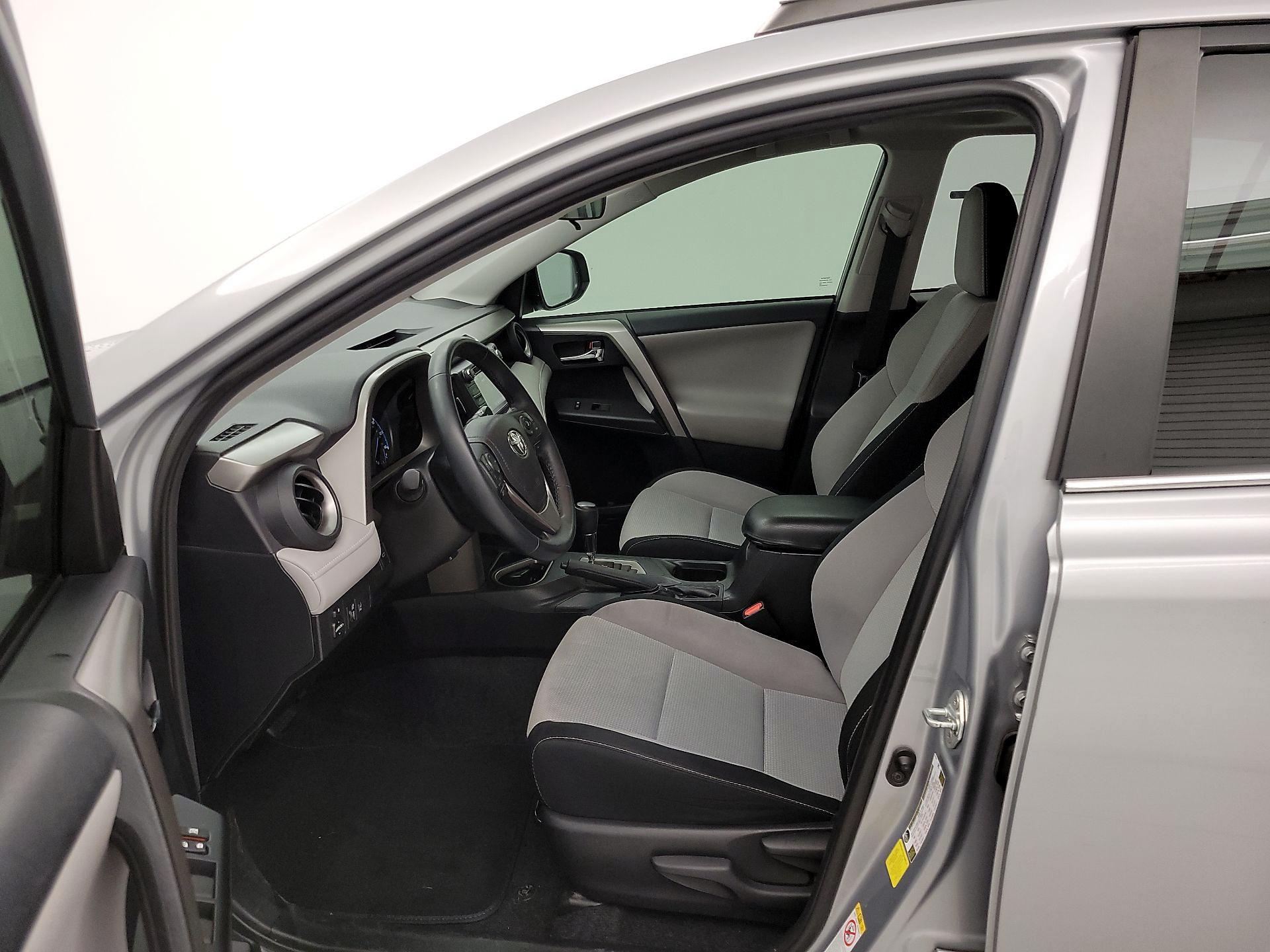 Thumbnail: 2018 Toyota RAV4 - 11