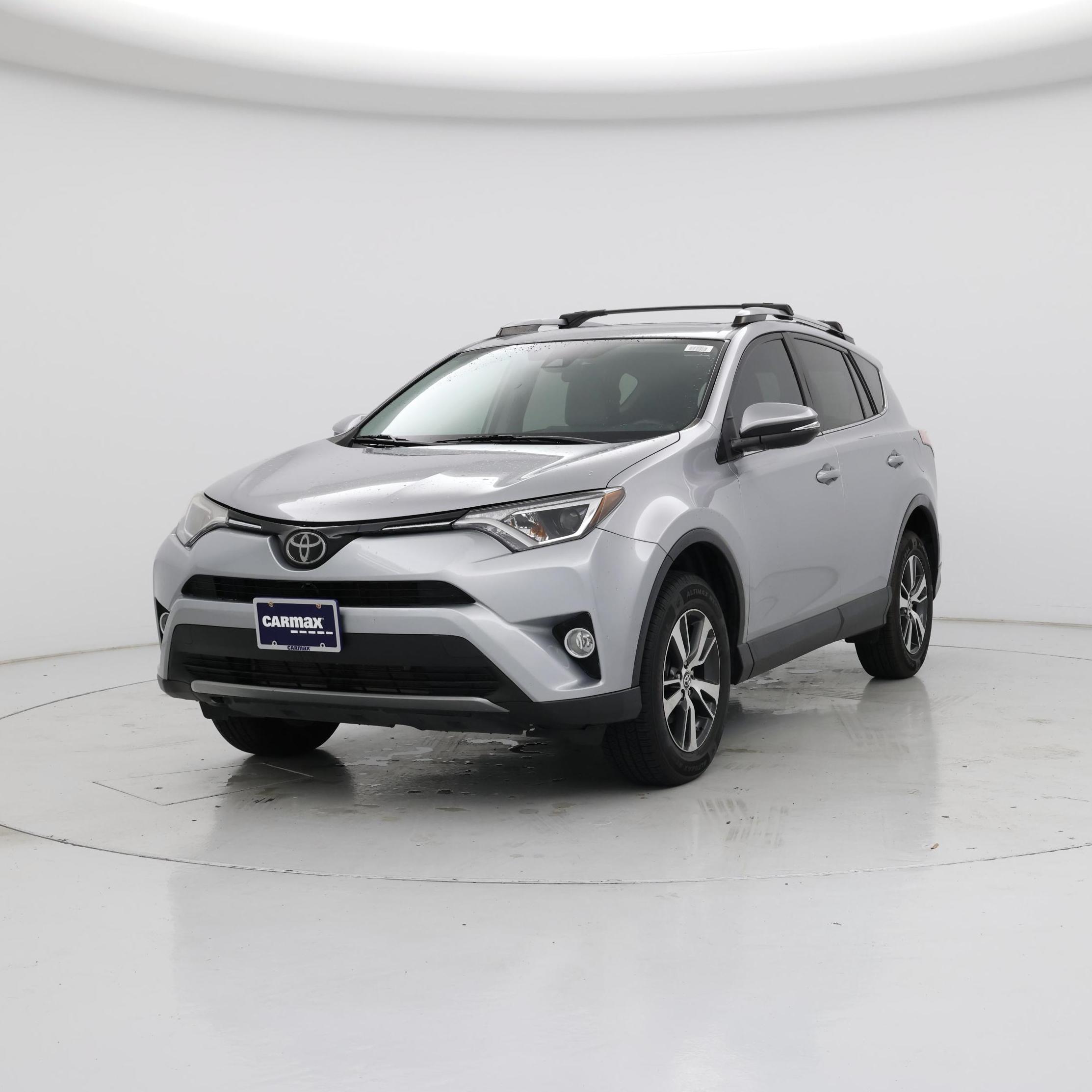 Thumbnail: 2018 Toyota RAV4 - 4