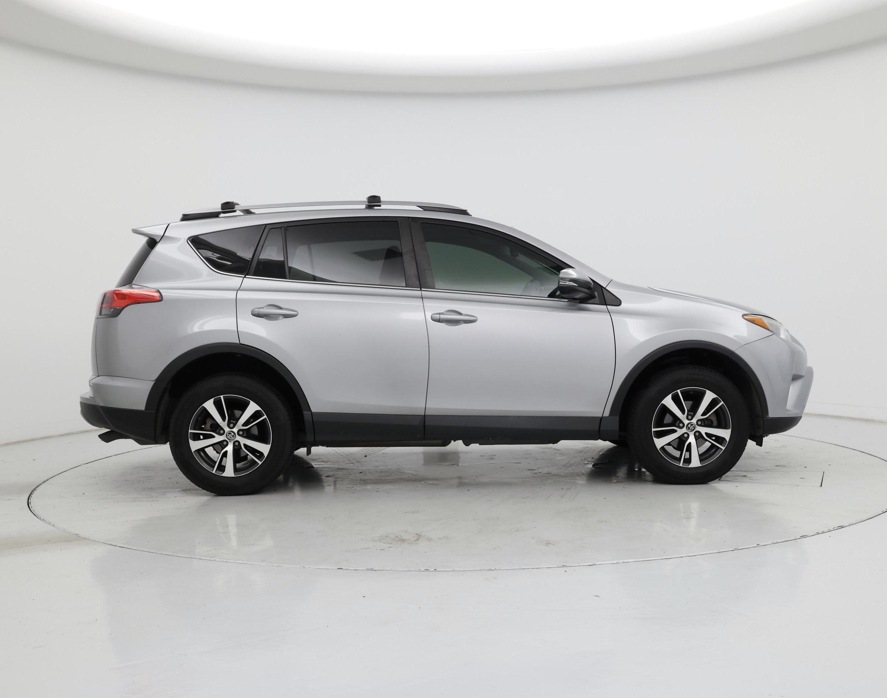 Thumbnail: 2018 Toyota RAV4 - 7