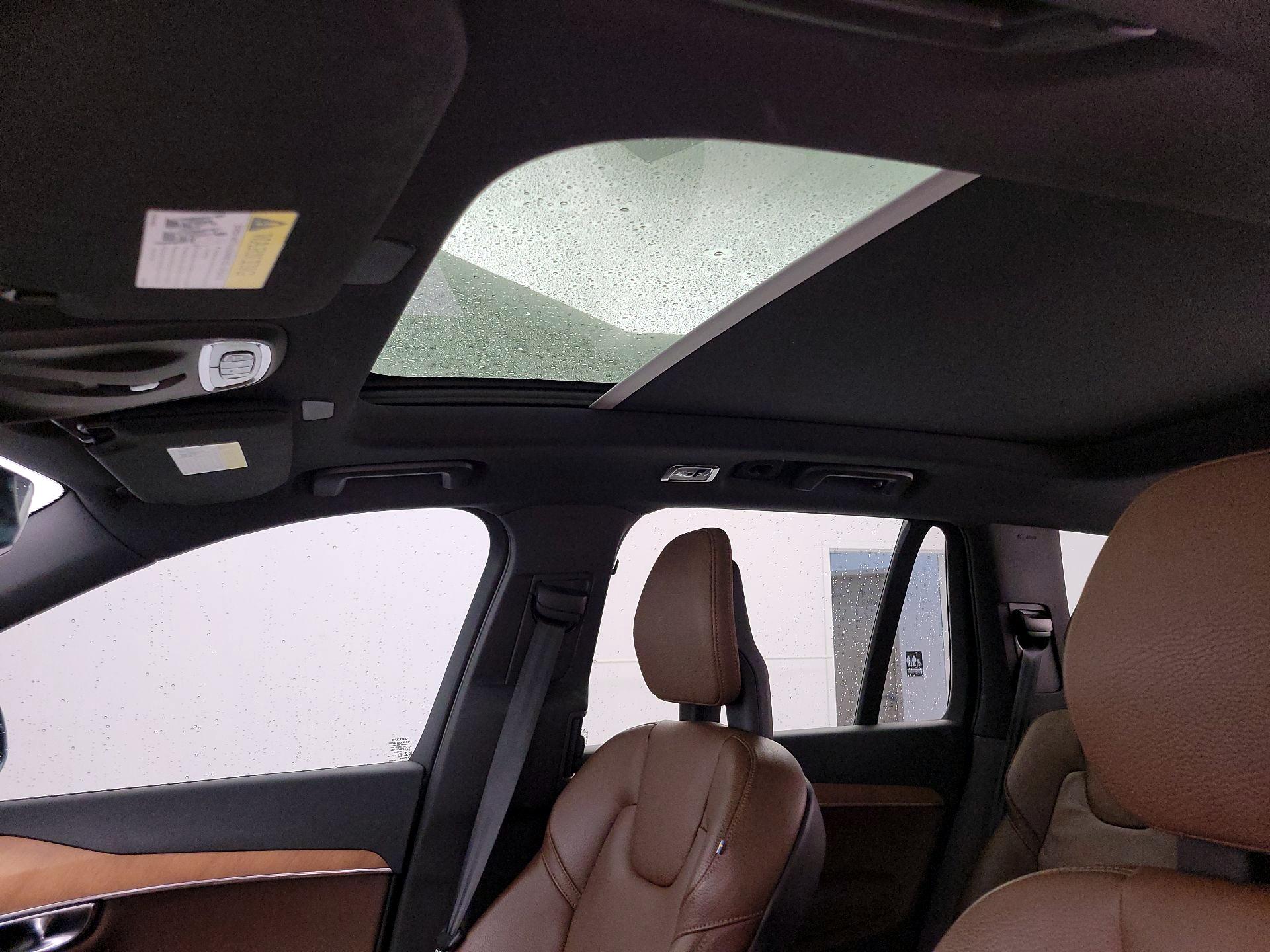 Thumbnail: 2021 Volvo XC90 - 20
