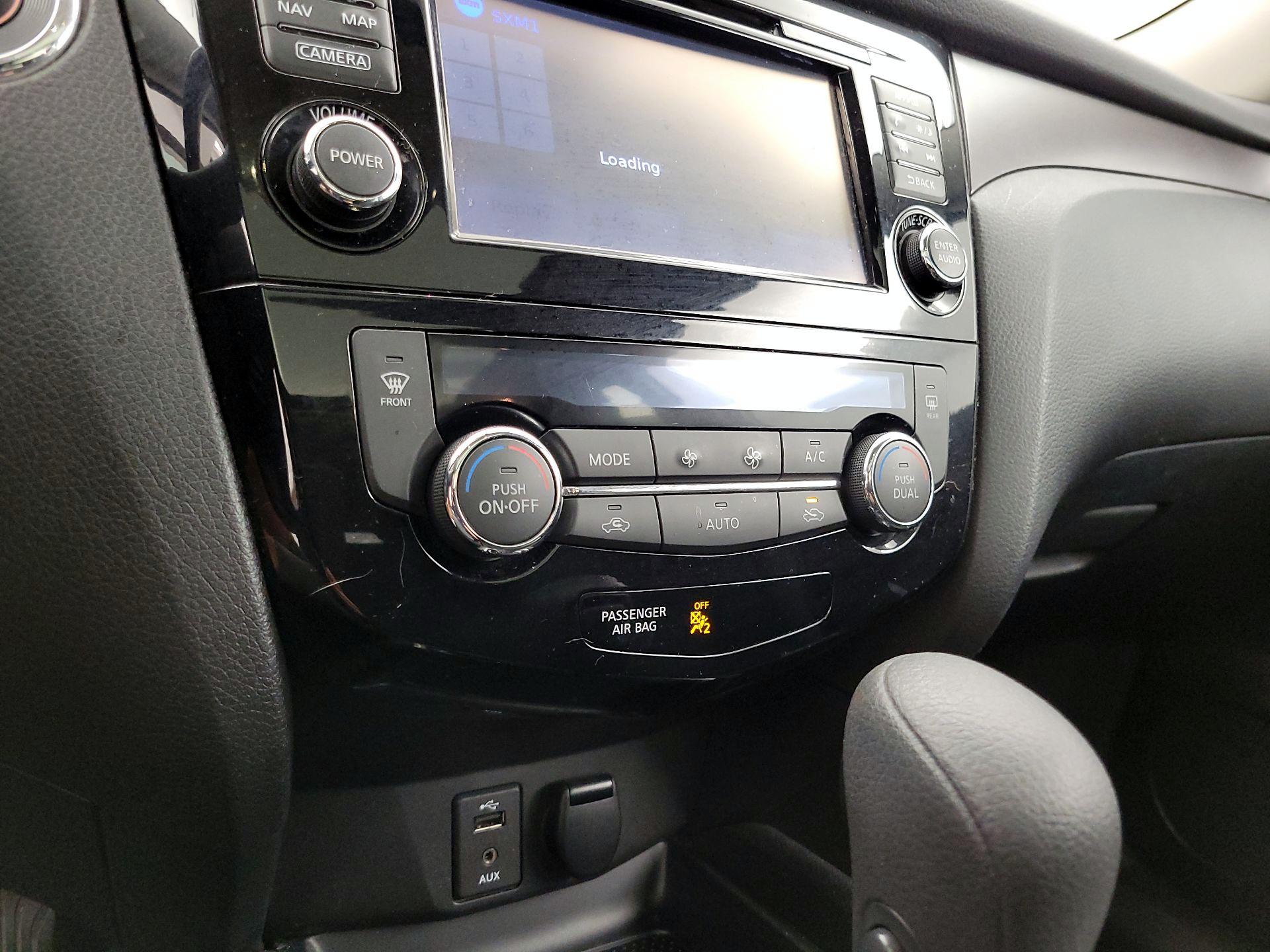 Thumbnail: 2016 Nissan Rogue - 17