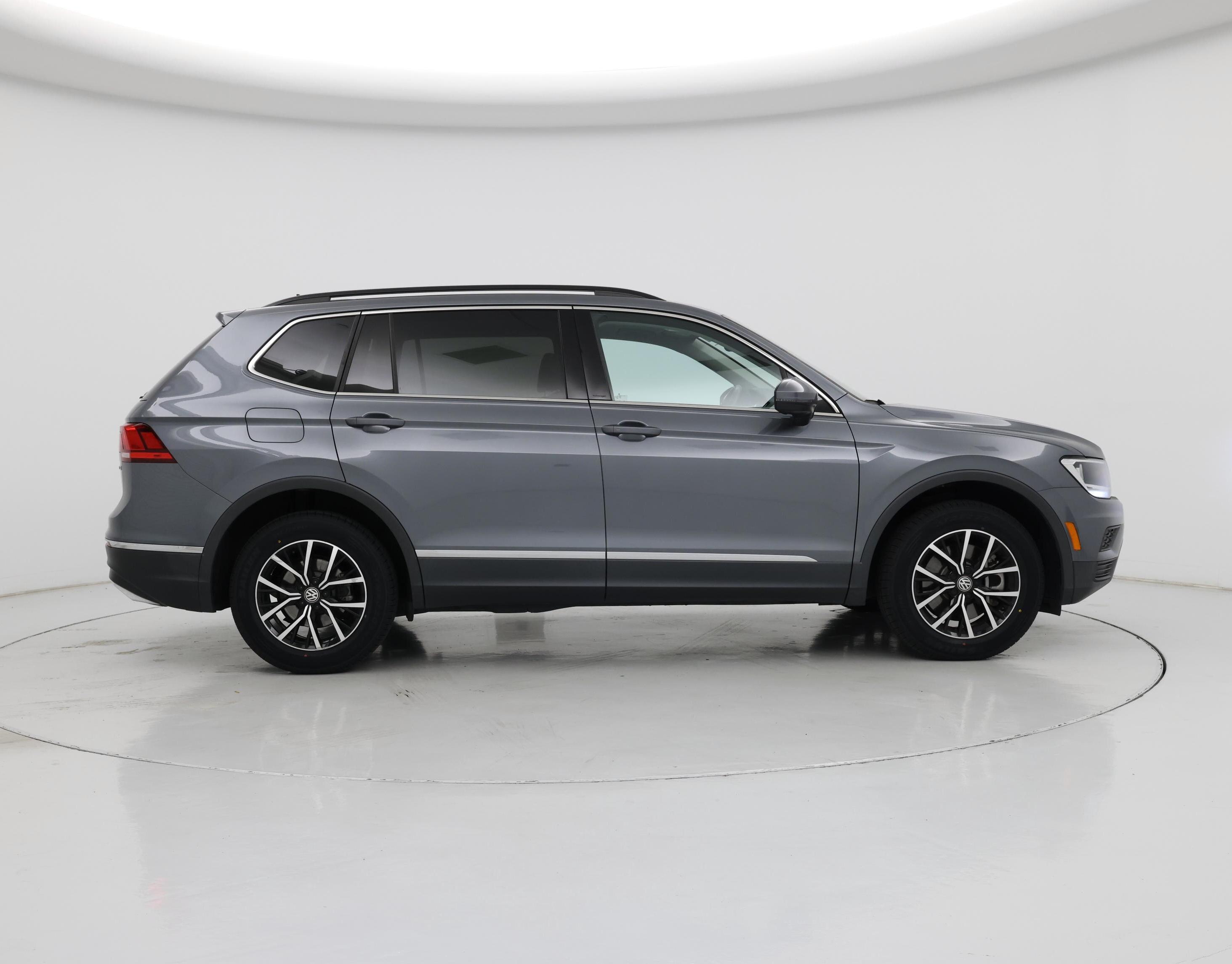 Thumbnail: 2021 Volkswagen Tiguan - 7
