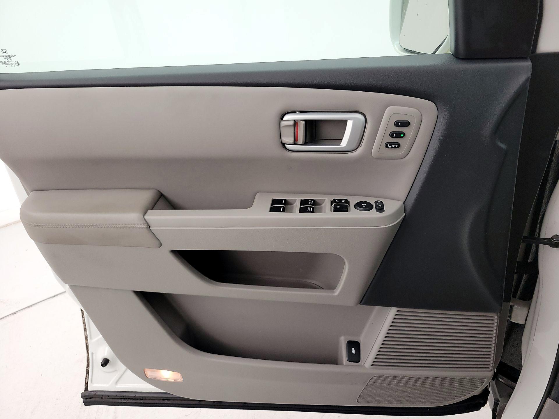 Thumbnail: 2014 Honda Pilot - 12