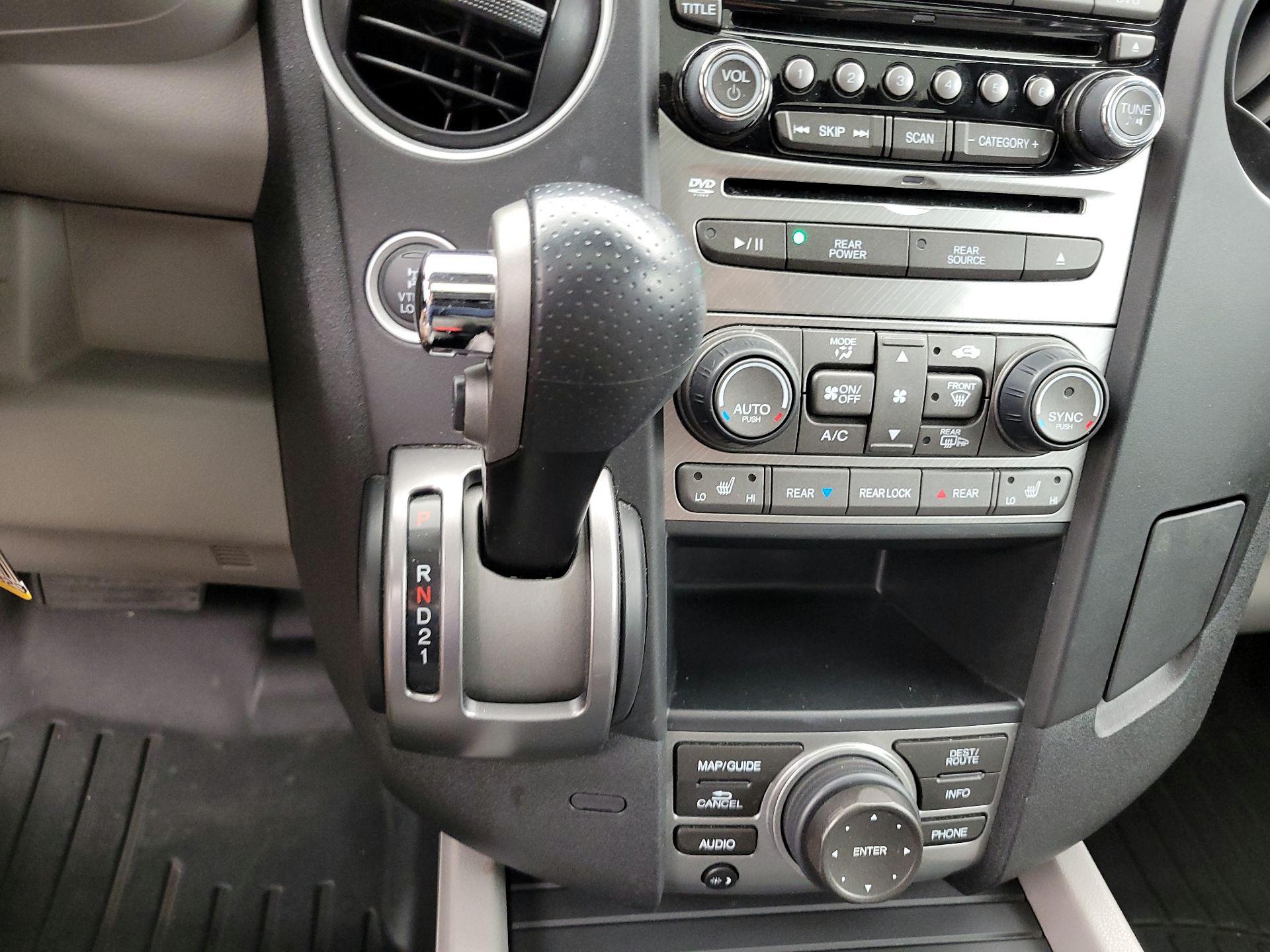 Thumbnail: 2014 Honda Pilot - 17