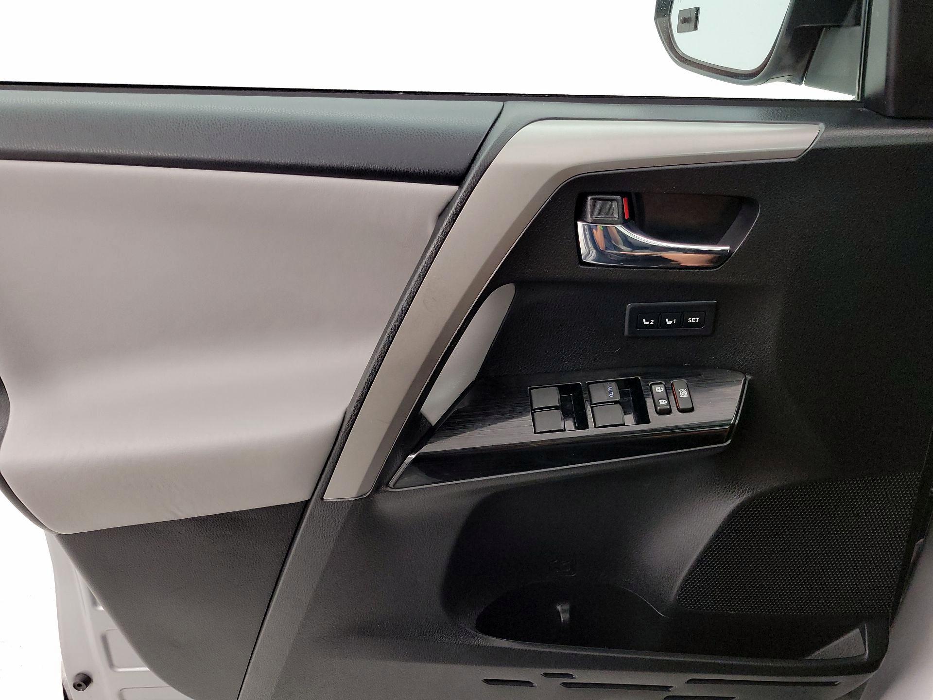 Thumbnail: 2017 Toyota RAV4 - 12