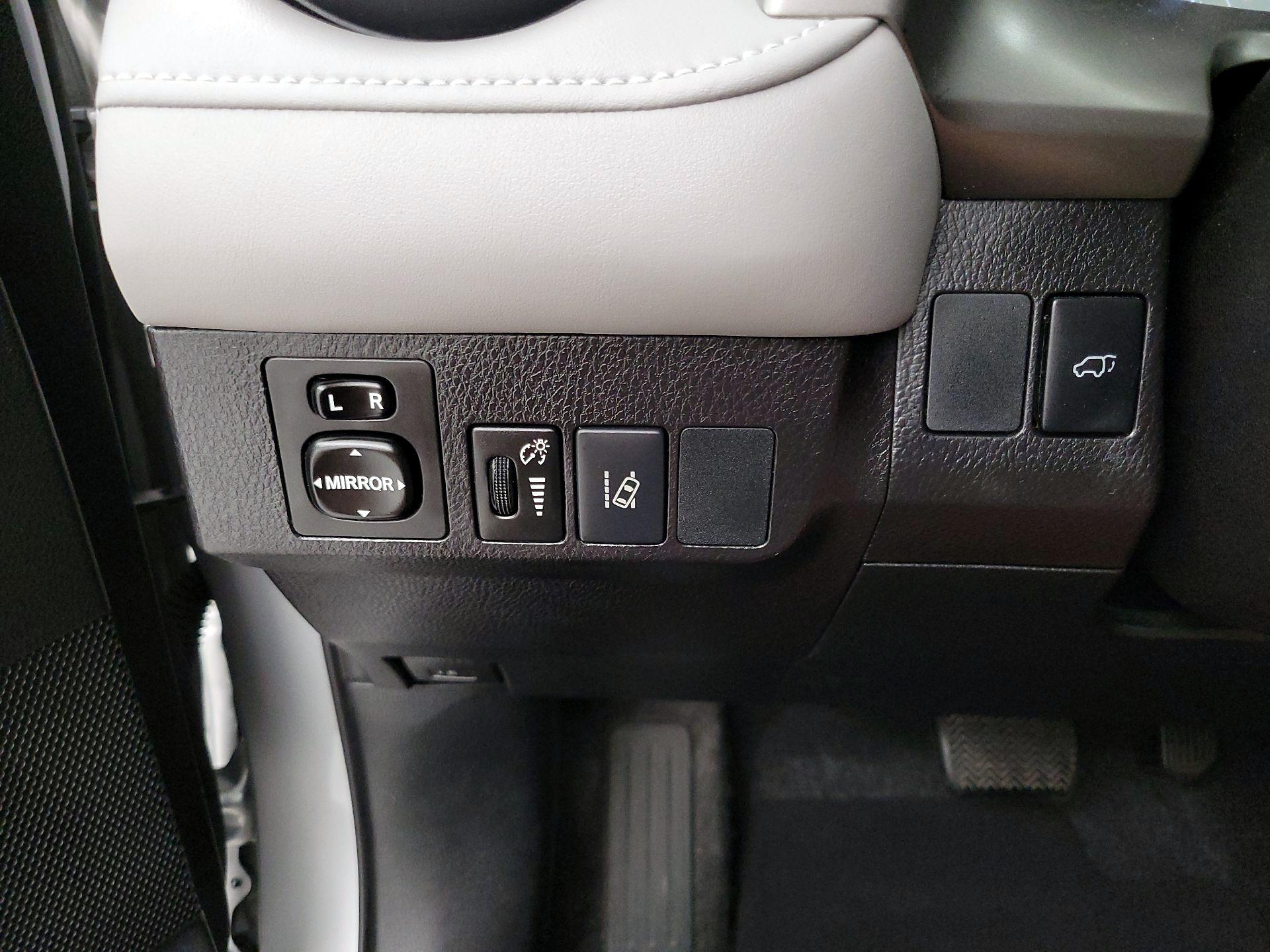 Thumbnail: 2017 Toyota RAV4 - 13