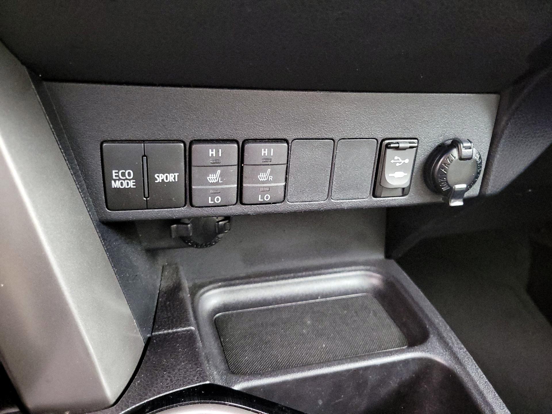 Thumbnail: 2017 Toyota RAV4 - 19