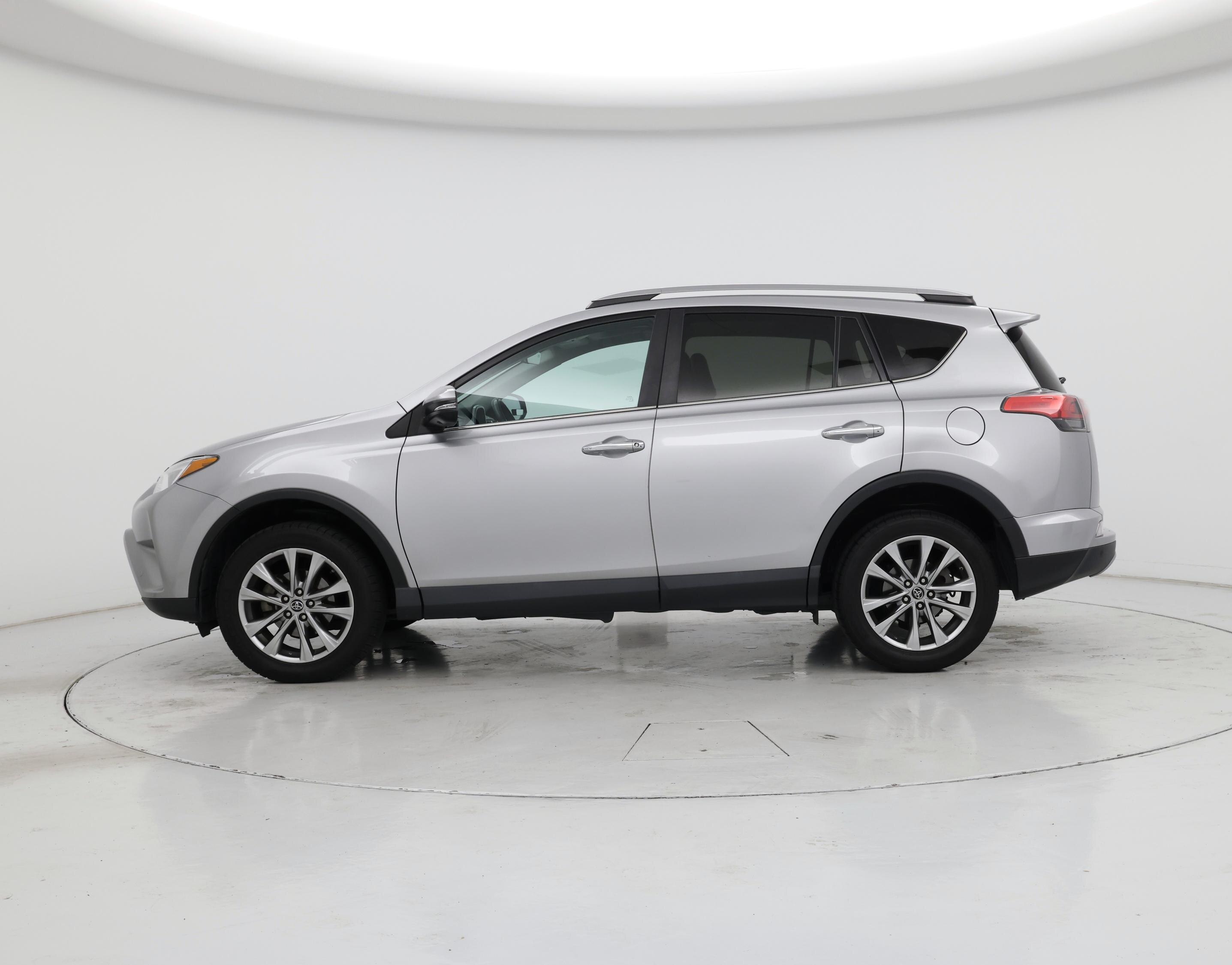Thumbnail: 2017 Toyota RAV4 - 3