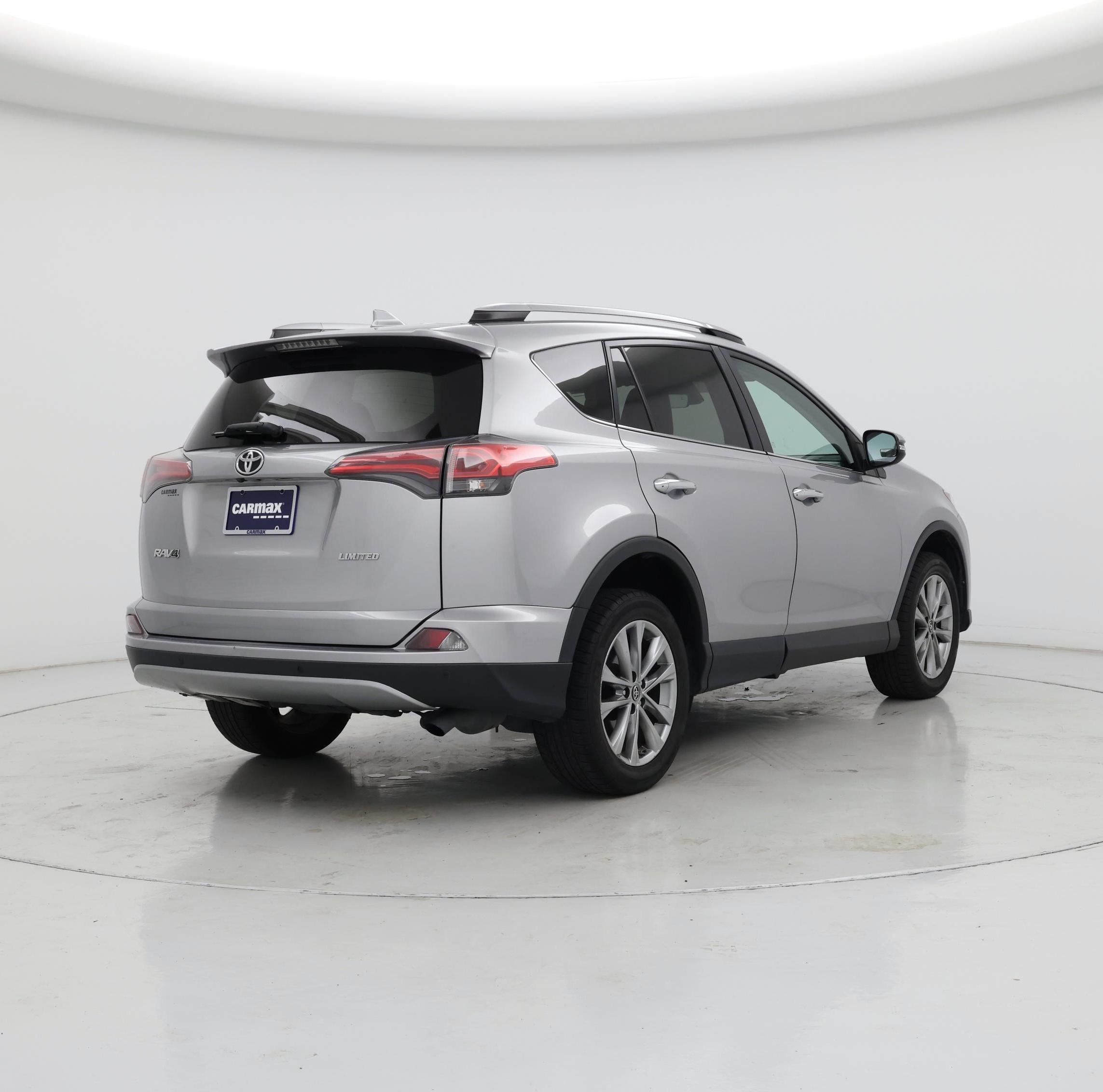 Thumbnail: 2017 Toyota RAV4 - 8