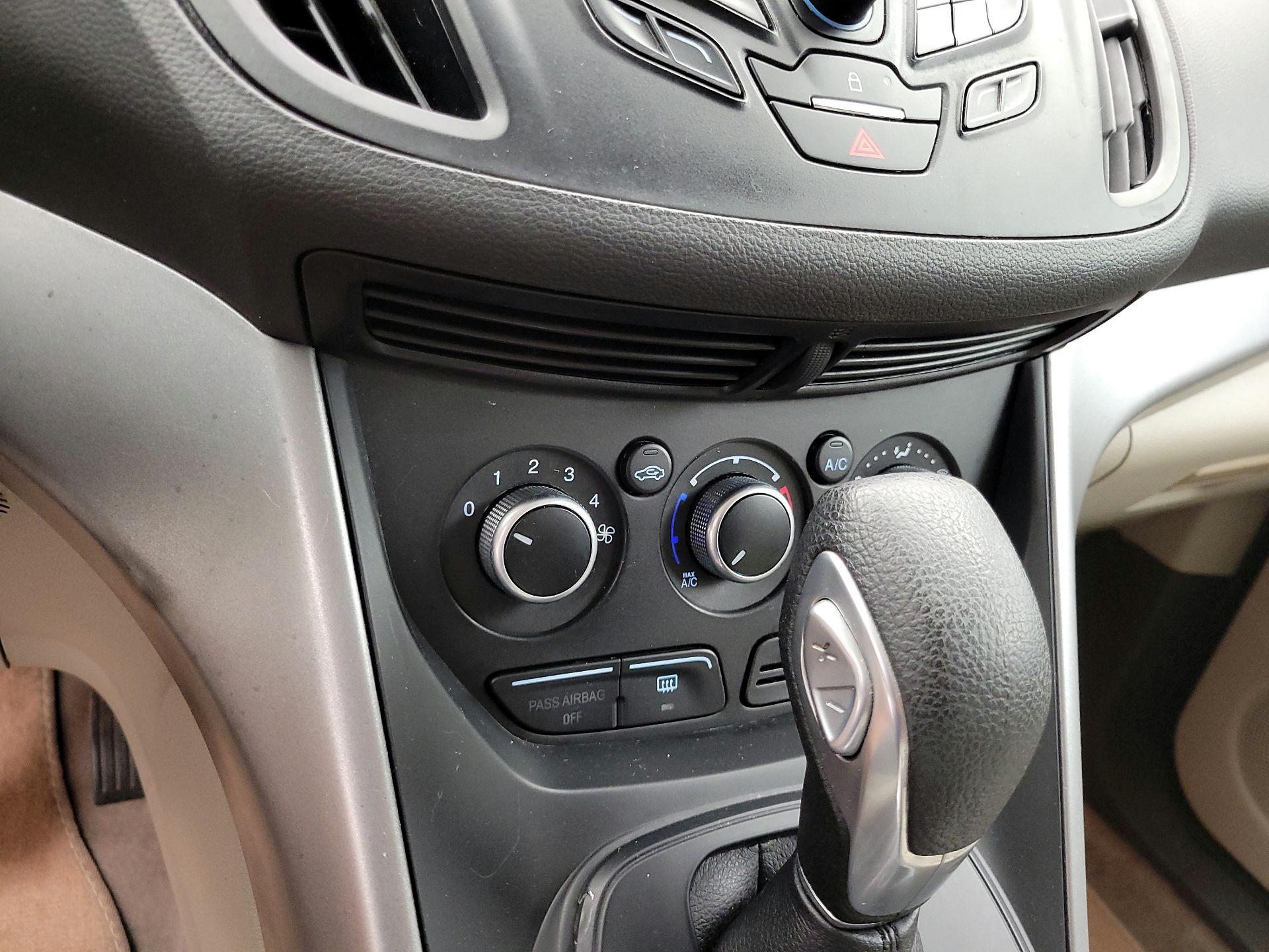 Thumbnail: 2014 Ford Escape - 15