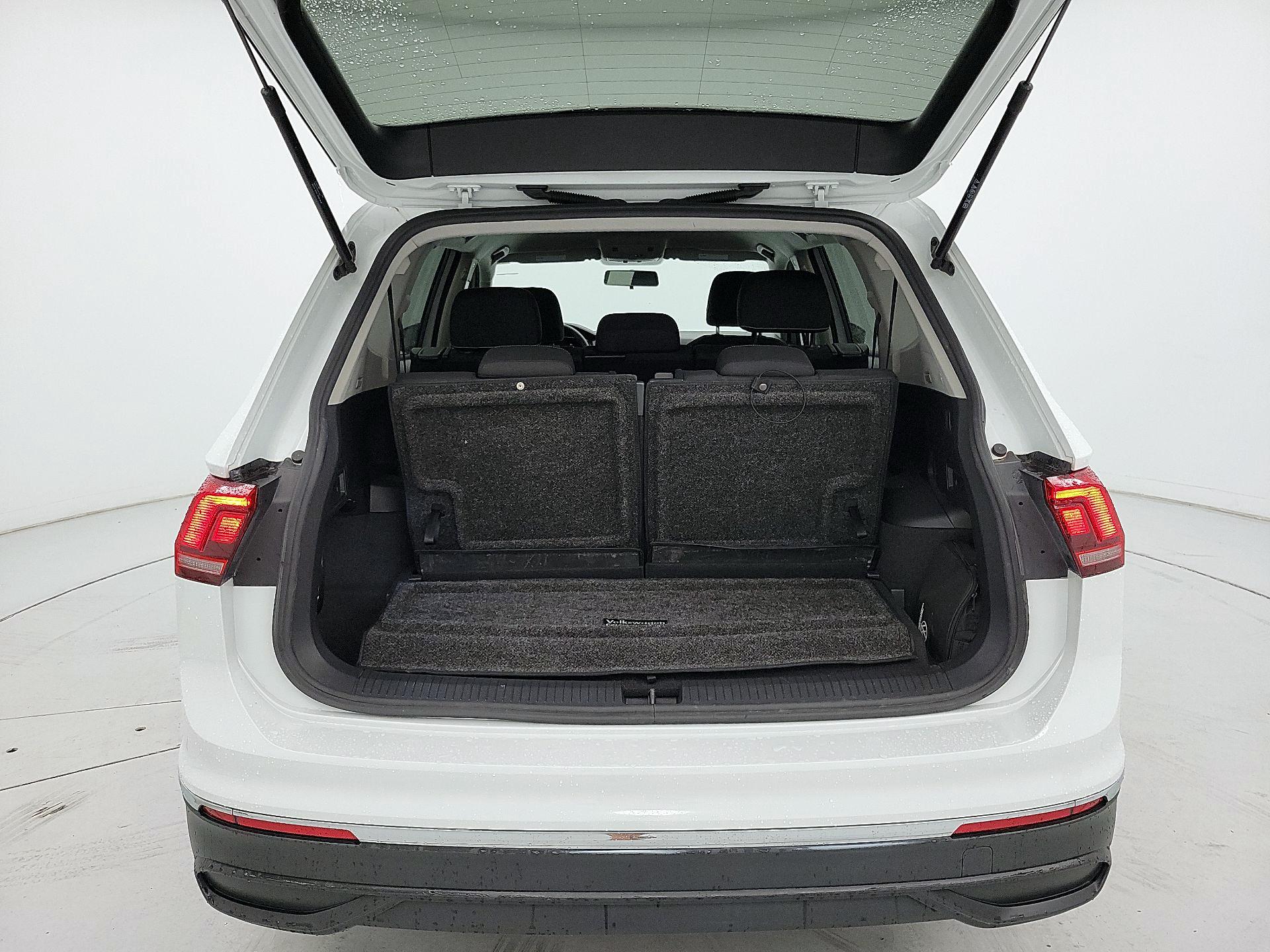 Thumbnail: 2022 Volkswagen Tiguan - 20