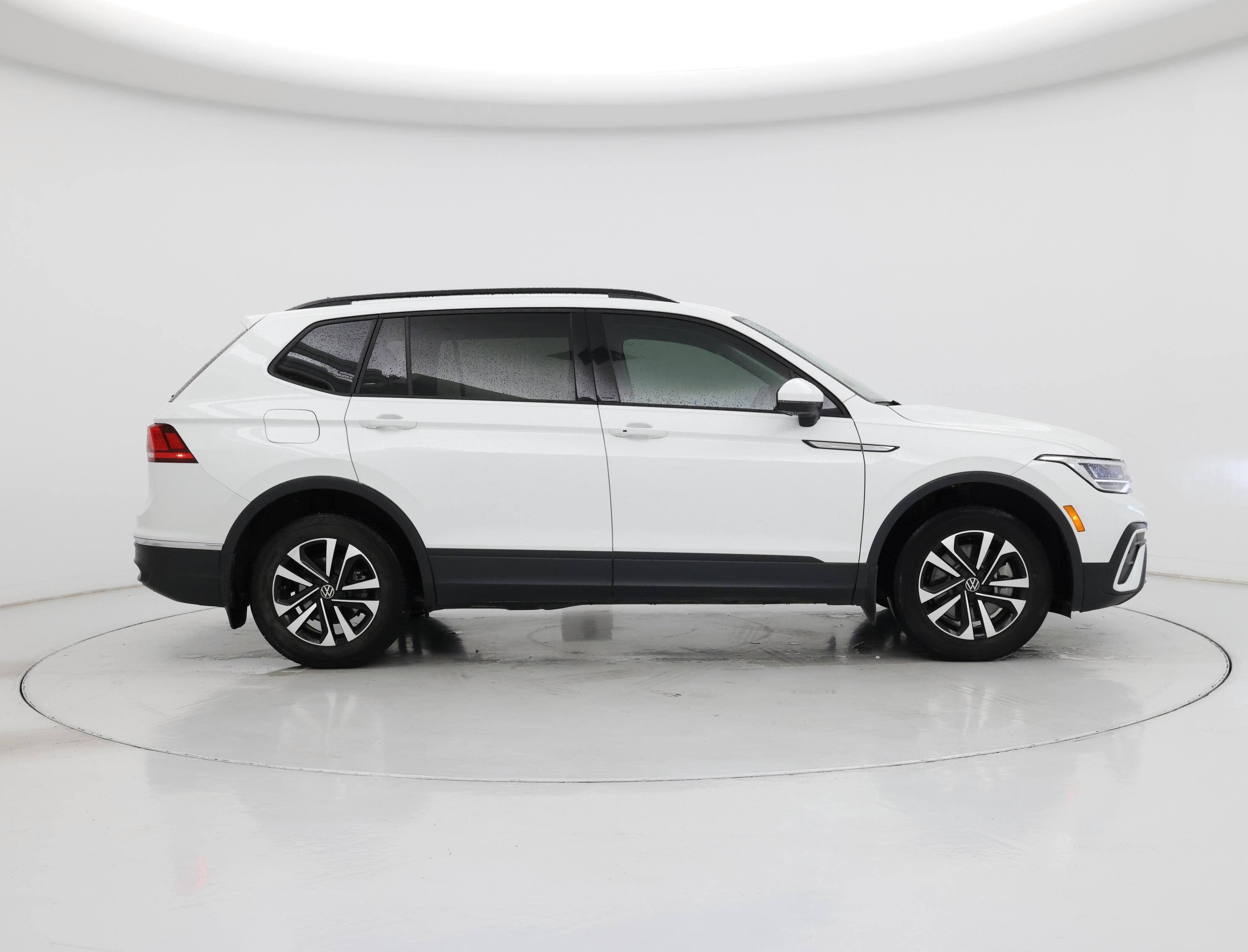 Thumbnail: 2022 Volkswagen Tiguan - 7