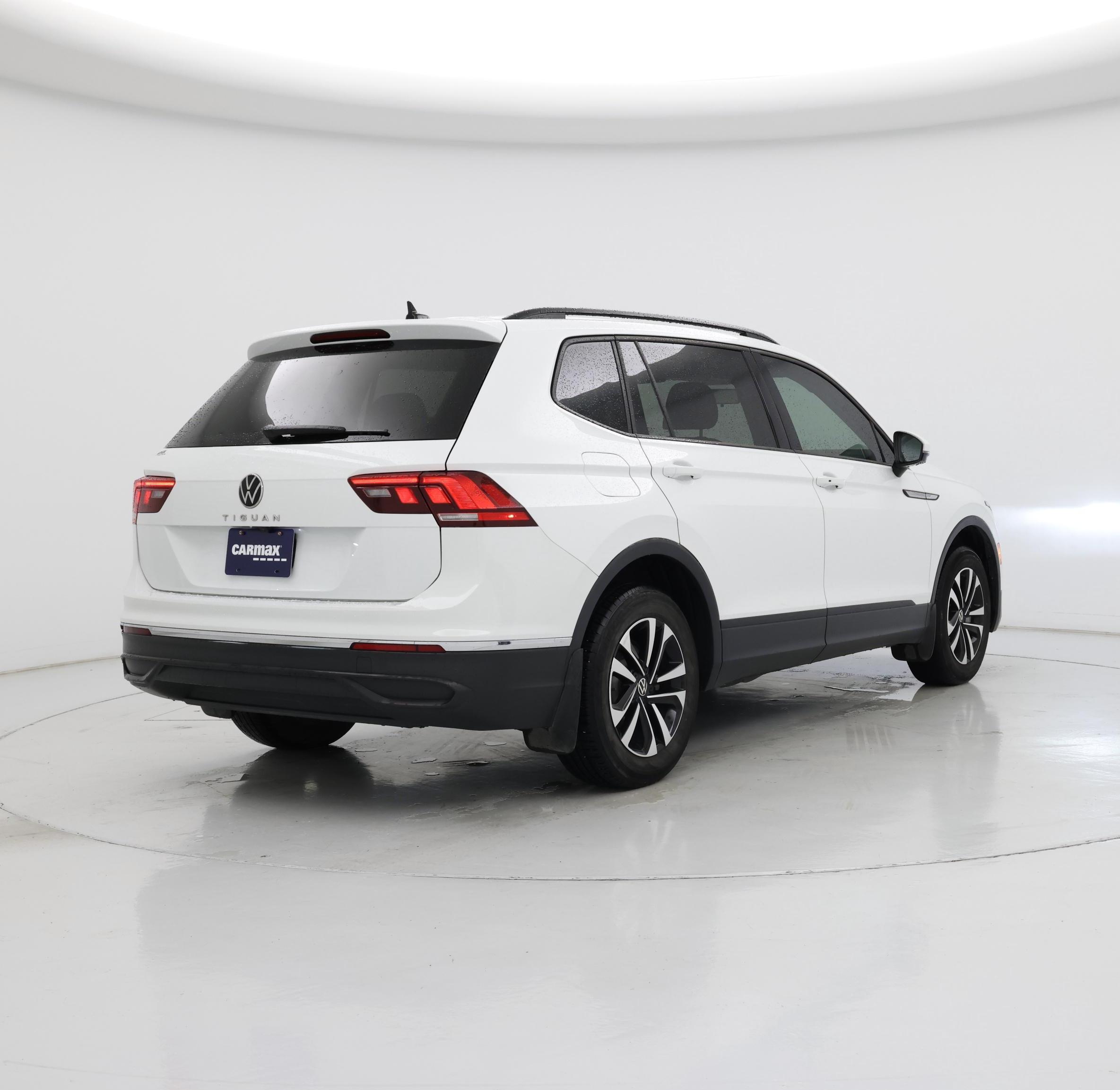 Thumbnail: 2022 Volkswagen Tiguan - 8