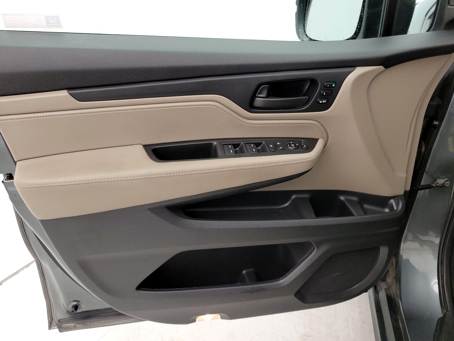 Thumbnail: 2019 Honda Odyssey - 12