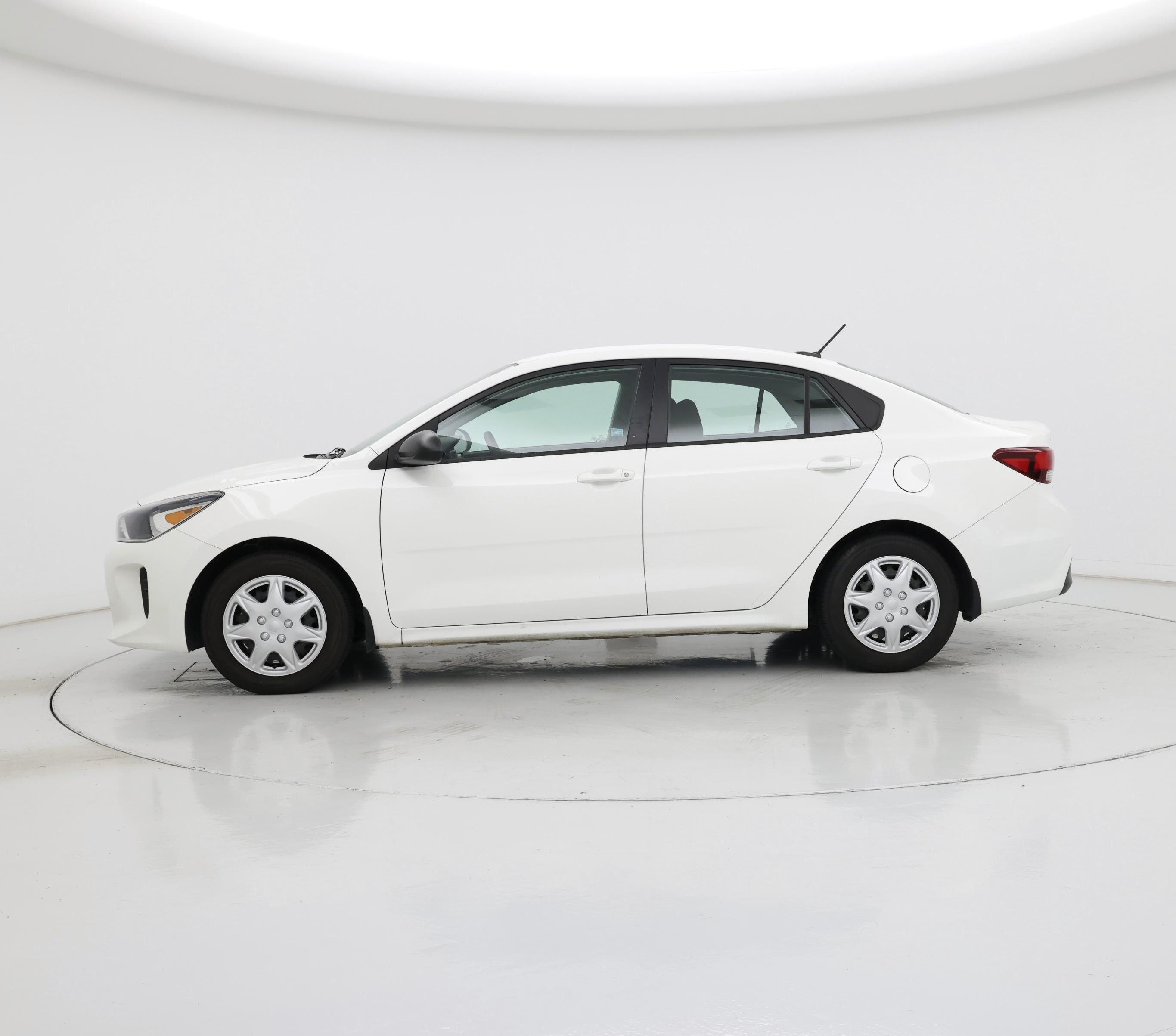 Thumbnail: 2020 Kia Rio - 3