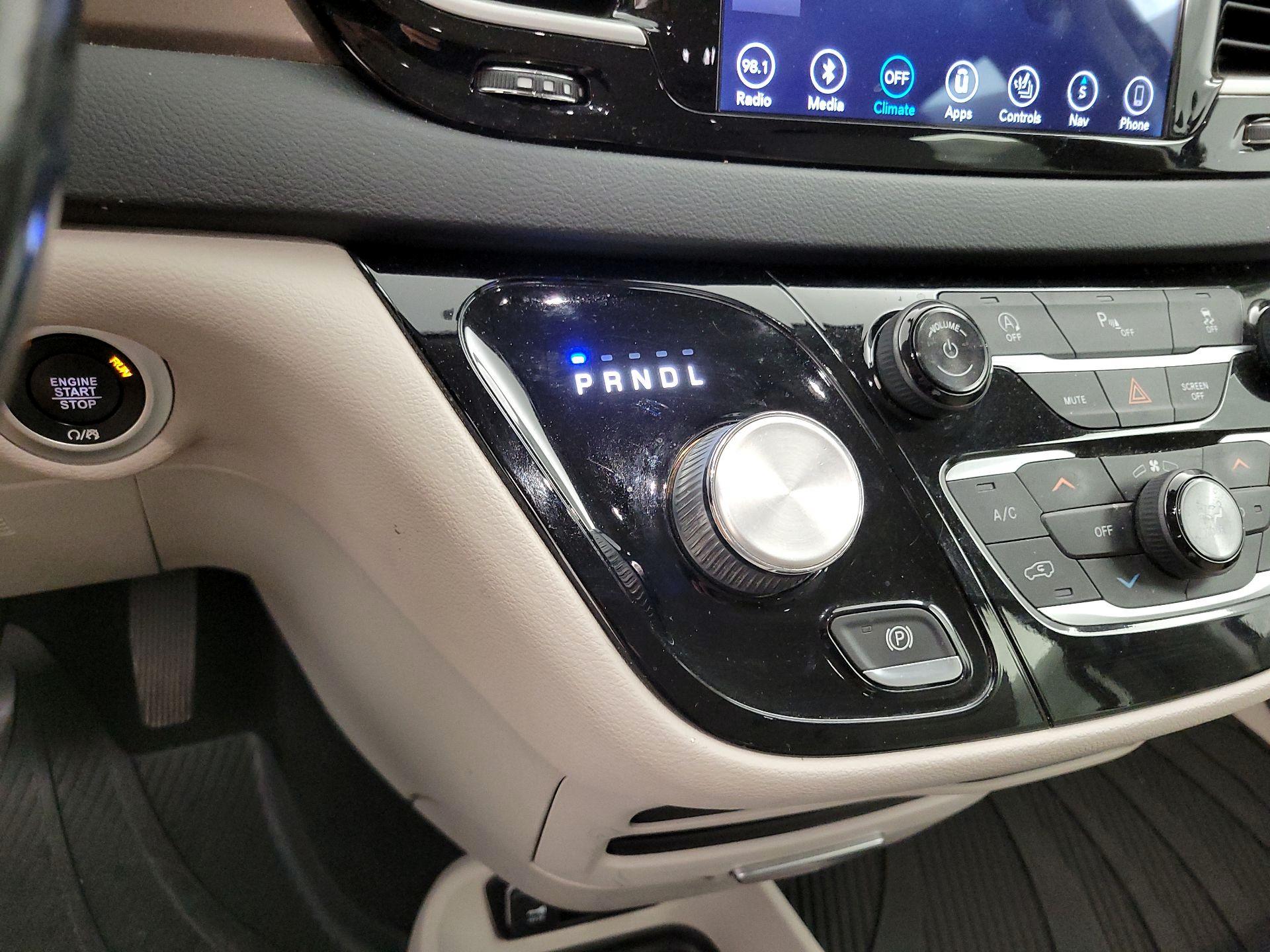 Thumbnail: 2019 Chrysler Pacifica - 18