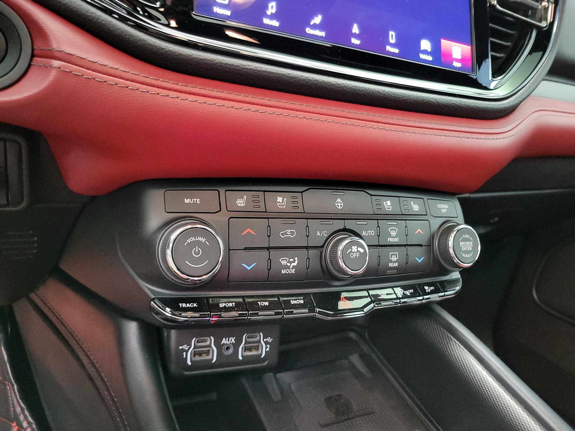 Thumbnail: 2021 Dodge Durango - 17