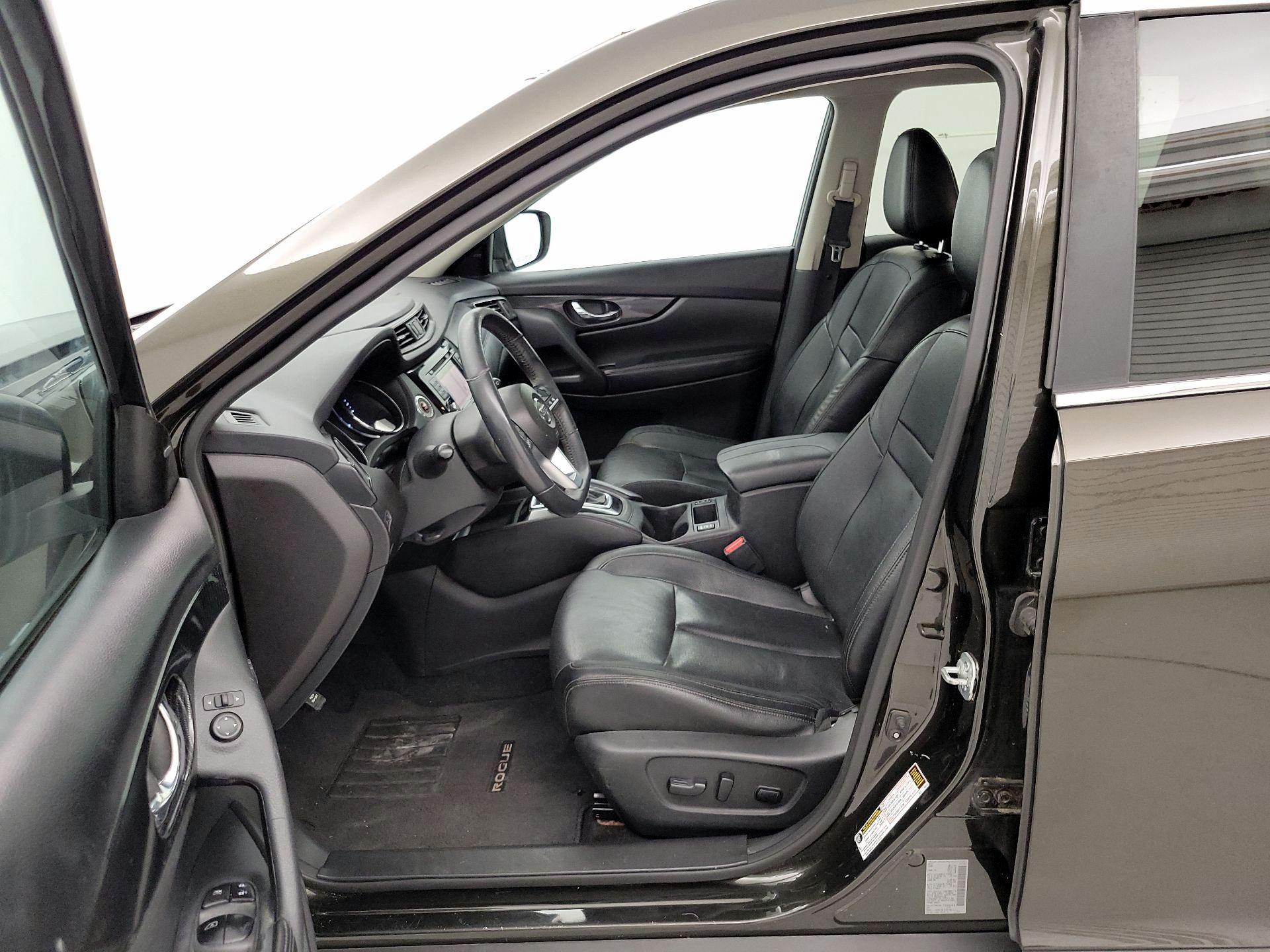 Thumbnail: 2017 Nissan Rogue - 11