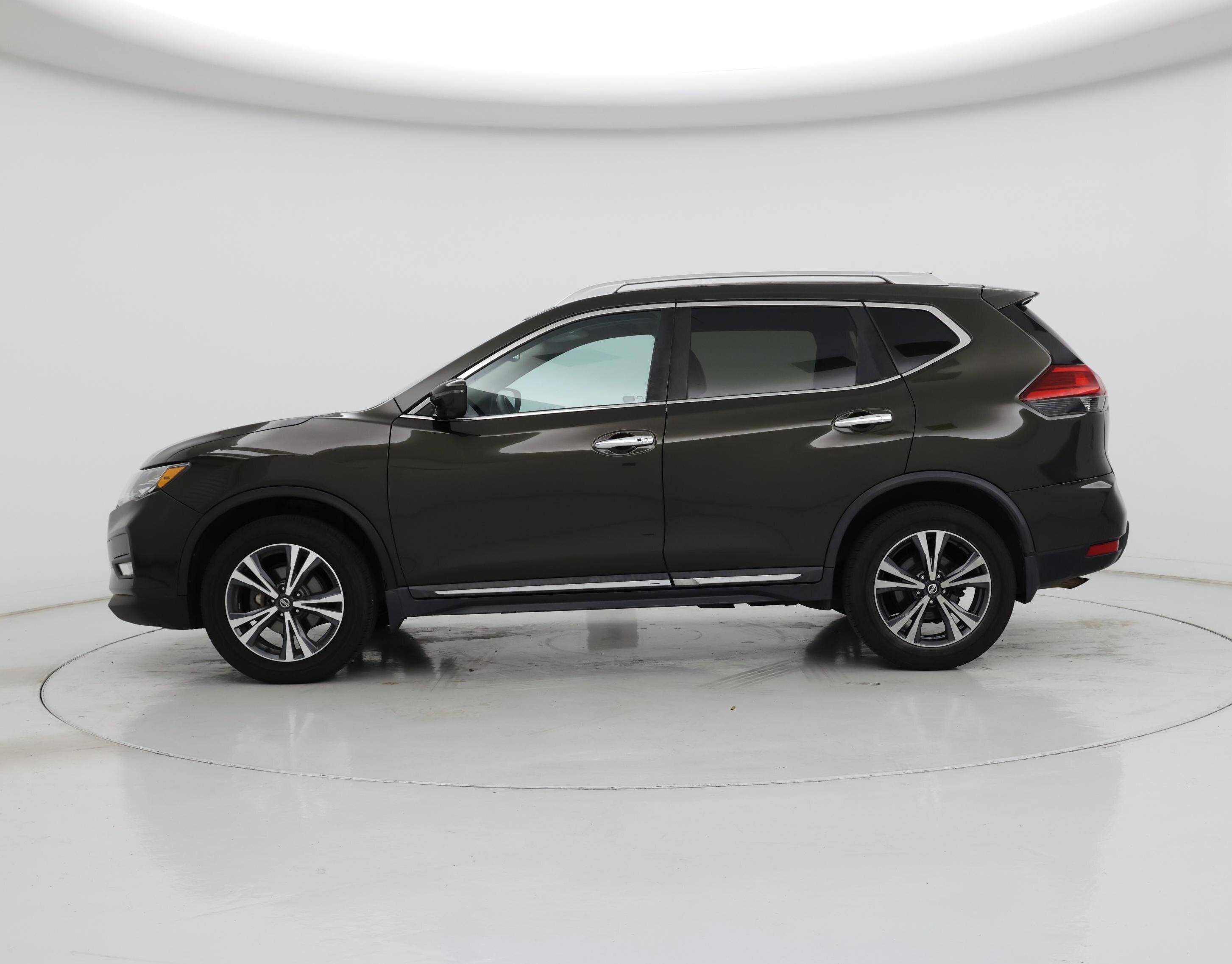 Thumbnail: 2017 Nissan Rogue - 3