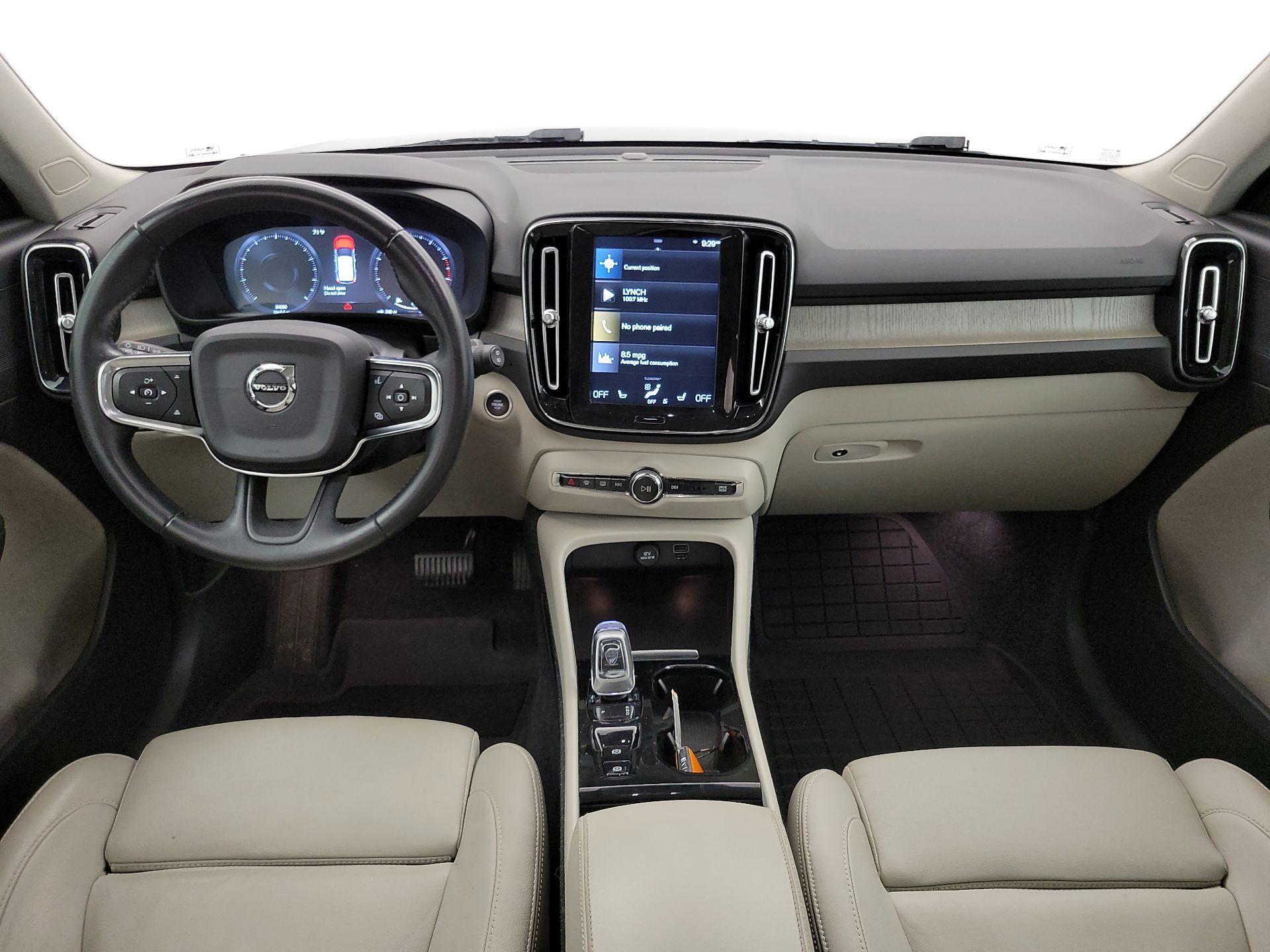 Thumbnail: 2021 Volvo XC40 - 9