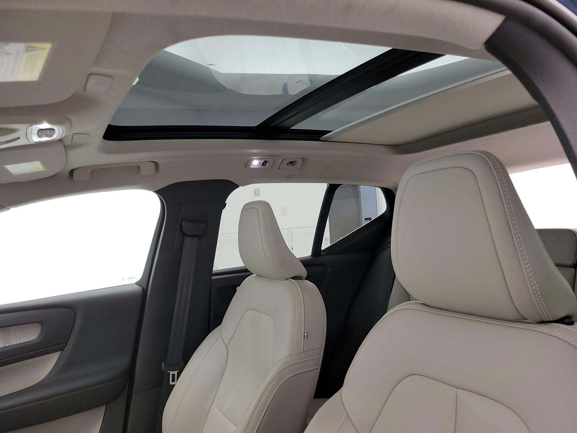 Thumbnail: 2021 Volvo XC40 - 20