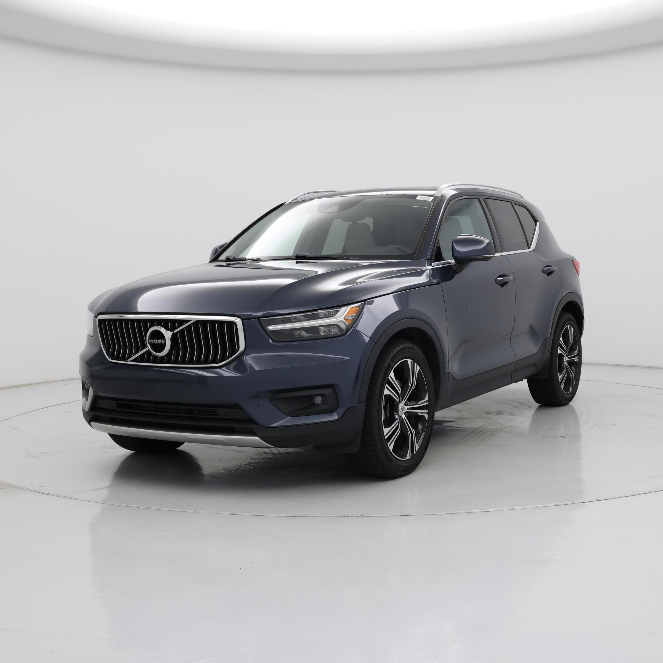 Thumbnail: 2021 Volvo XC40 - 4