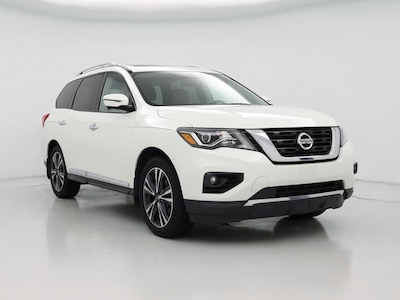 White 2017 Nissan Pathfinder Platinum