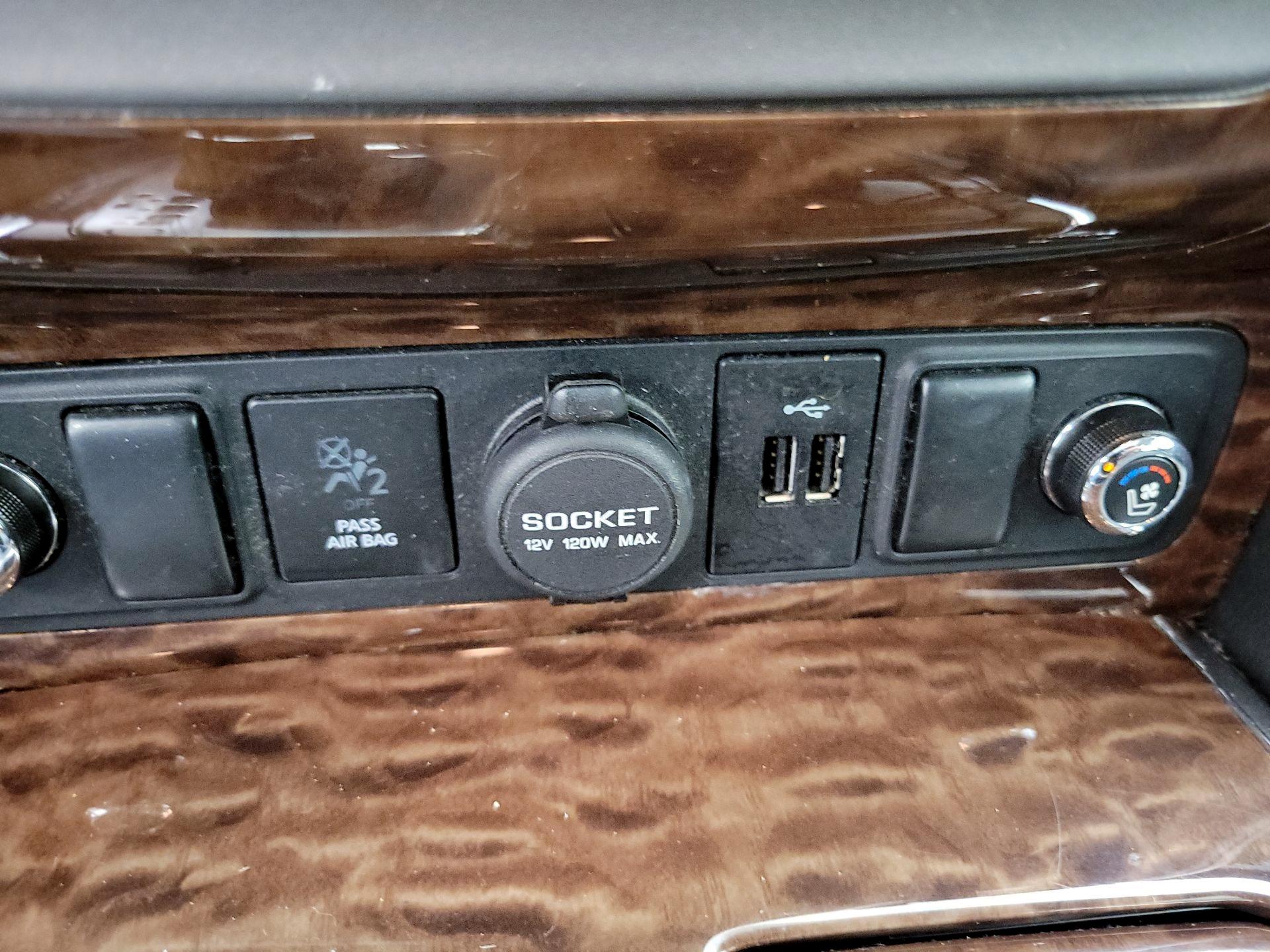 Thumbnail: 2018 Nissan Armada - 19