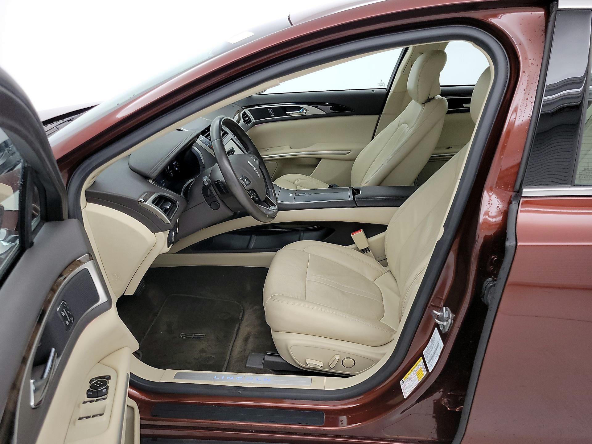 Thumbnail: 2015 Lincoln MKZ - 11