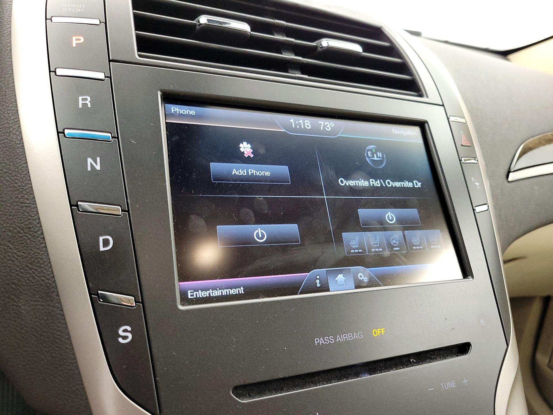 Thumbnail: 2015 Lincoln MKZ - 16