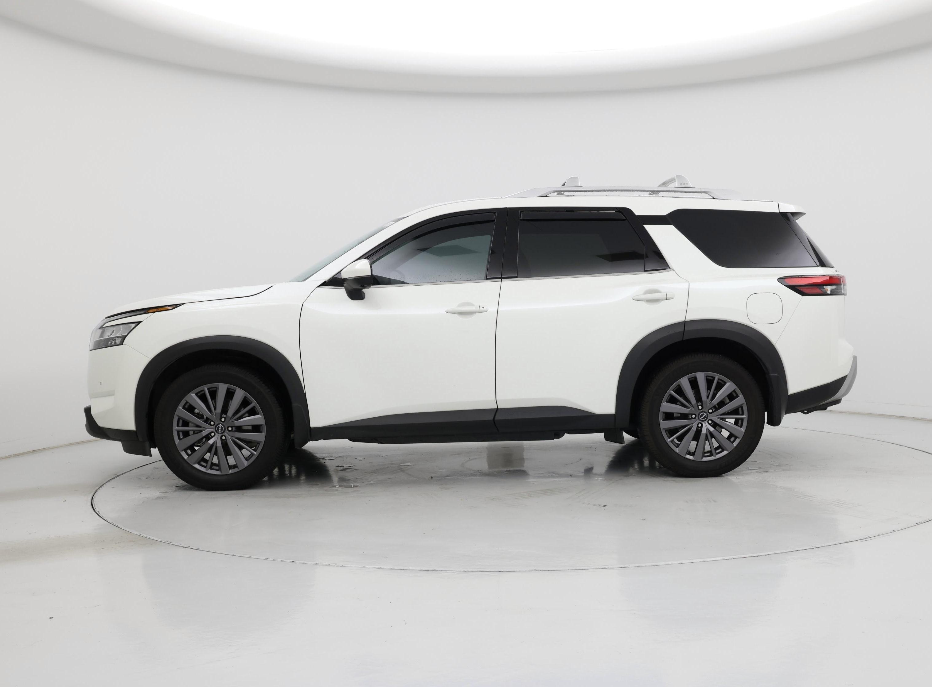 Thumbnail: 2023 Nissan Pathfinder - 3