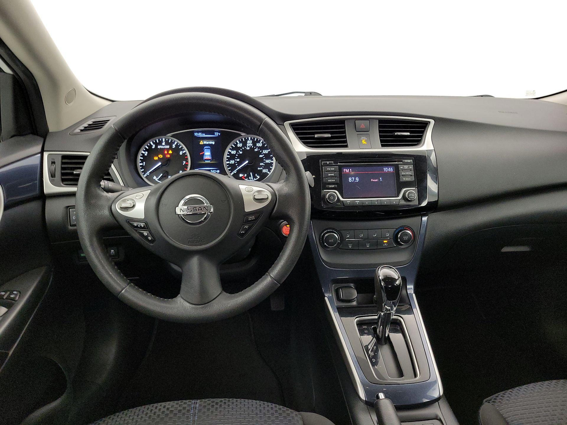 Thumbnail: 2017 Nissan Sentra - 10