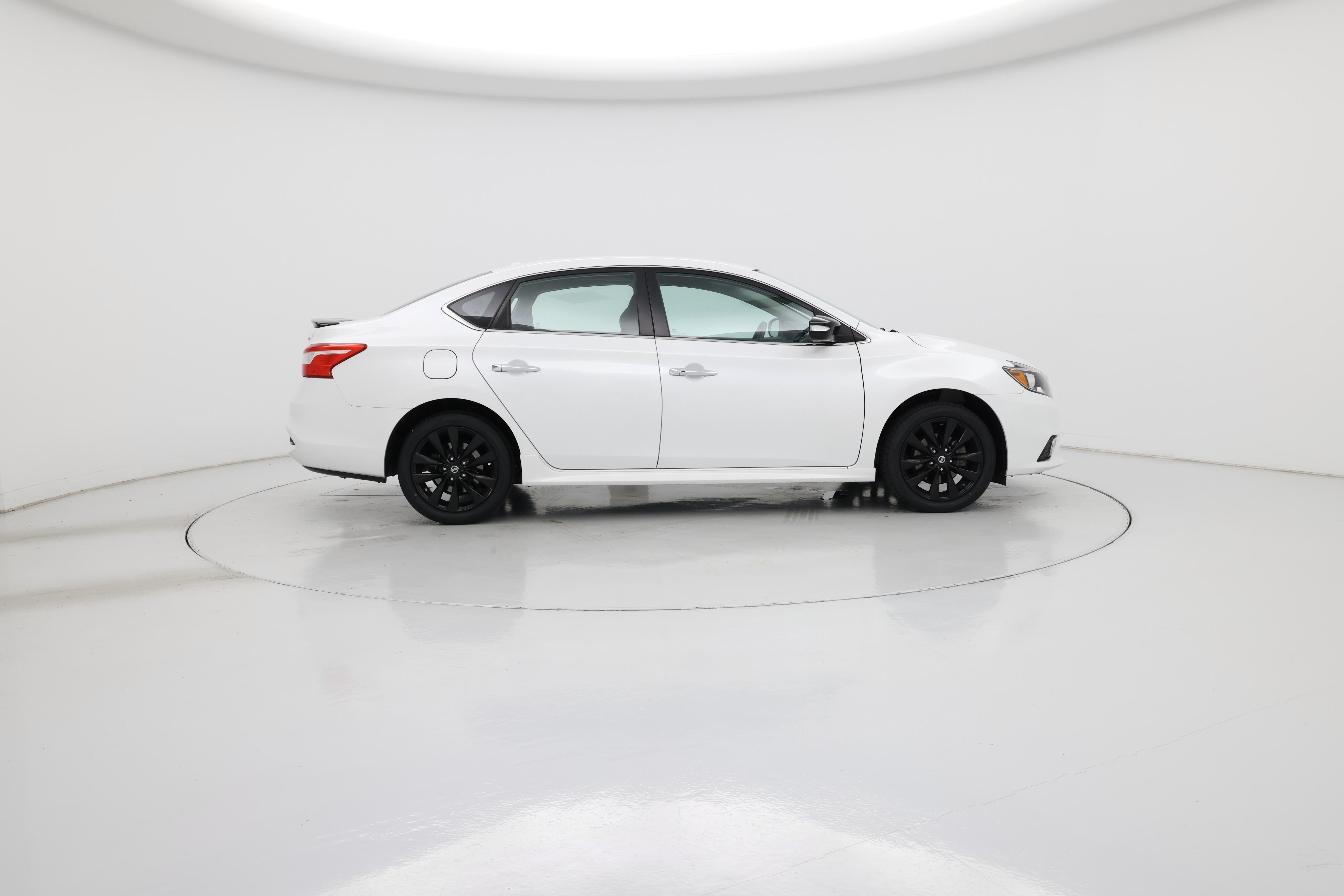 Thumbnail: 2017 Nissan Sentra - 7