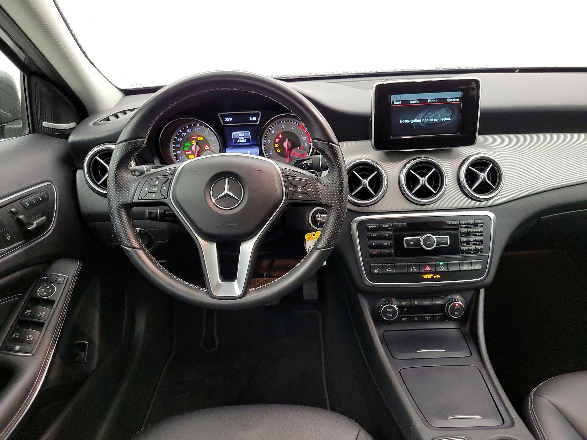 Thumbnail: 2015 Mercedes-Benz GLA - 10