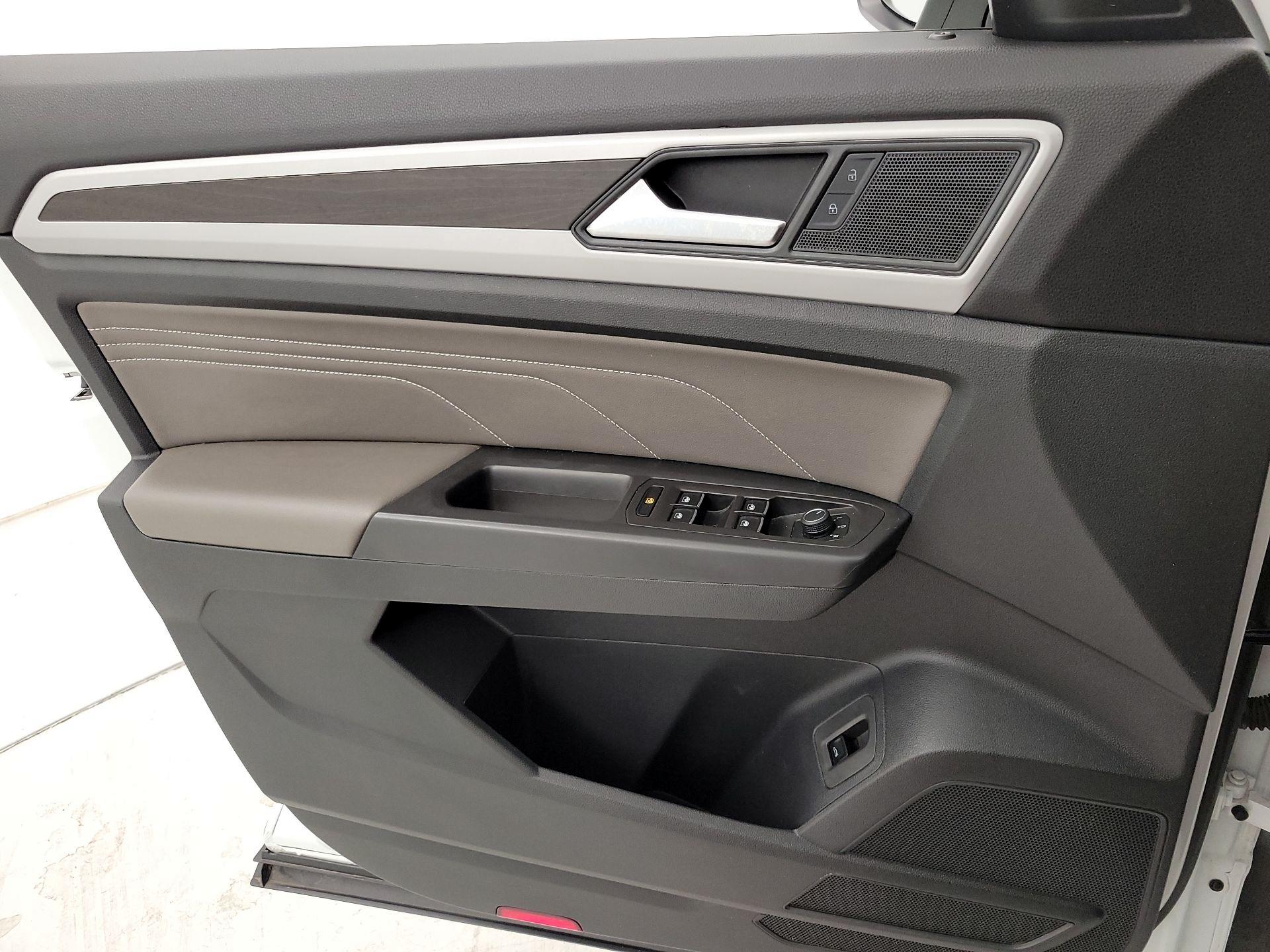 Thumbnail: 2023 Volkswagen Atlas - 12