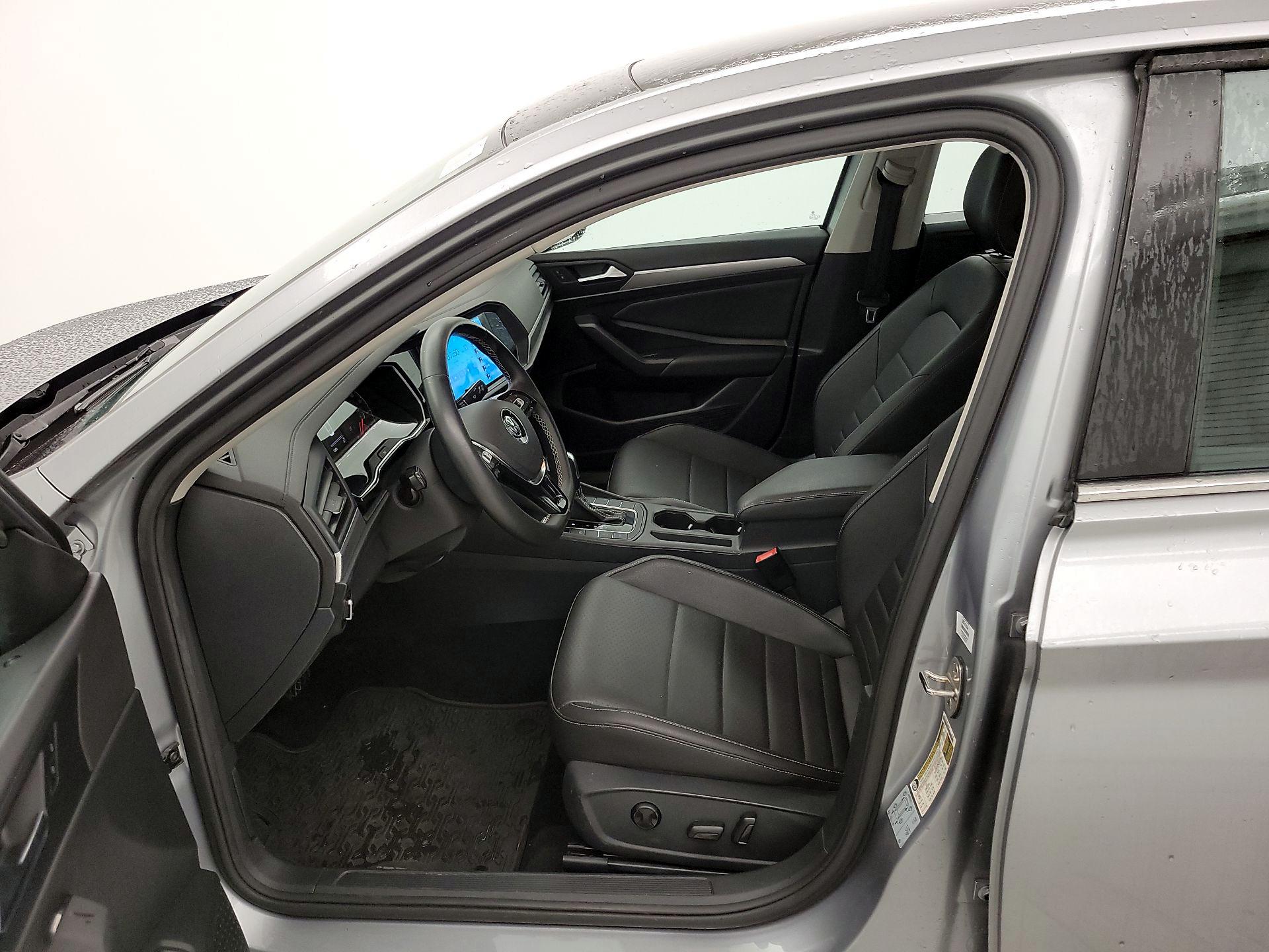 Thumbnail: 2021 Volkswagen Jetta - 11