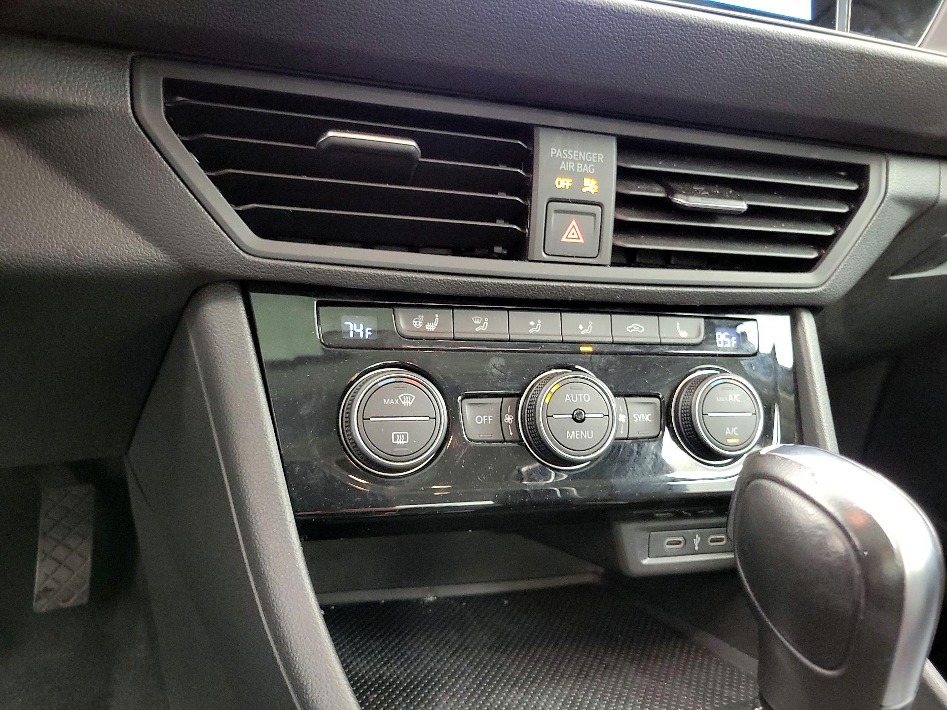 Thumbnail: 2021 Volkswagen Jetta - 16