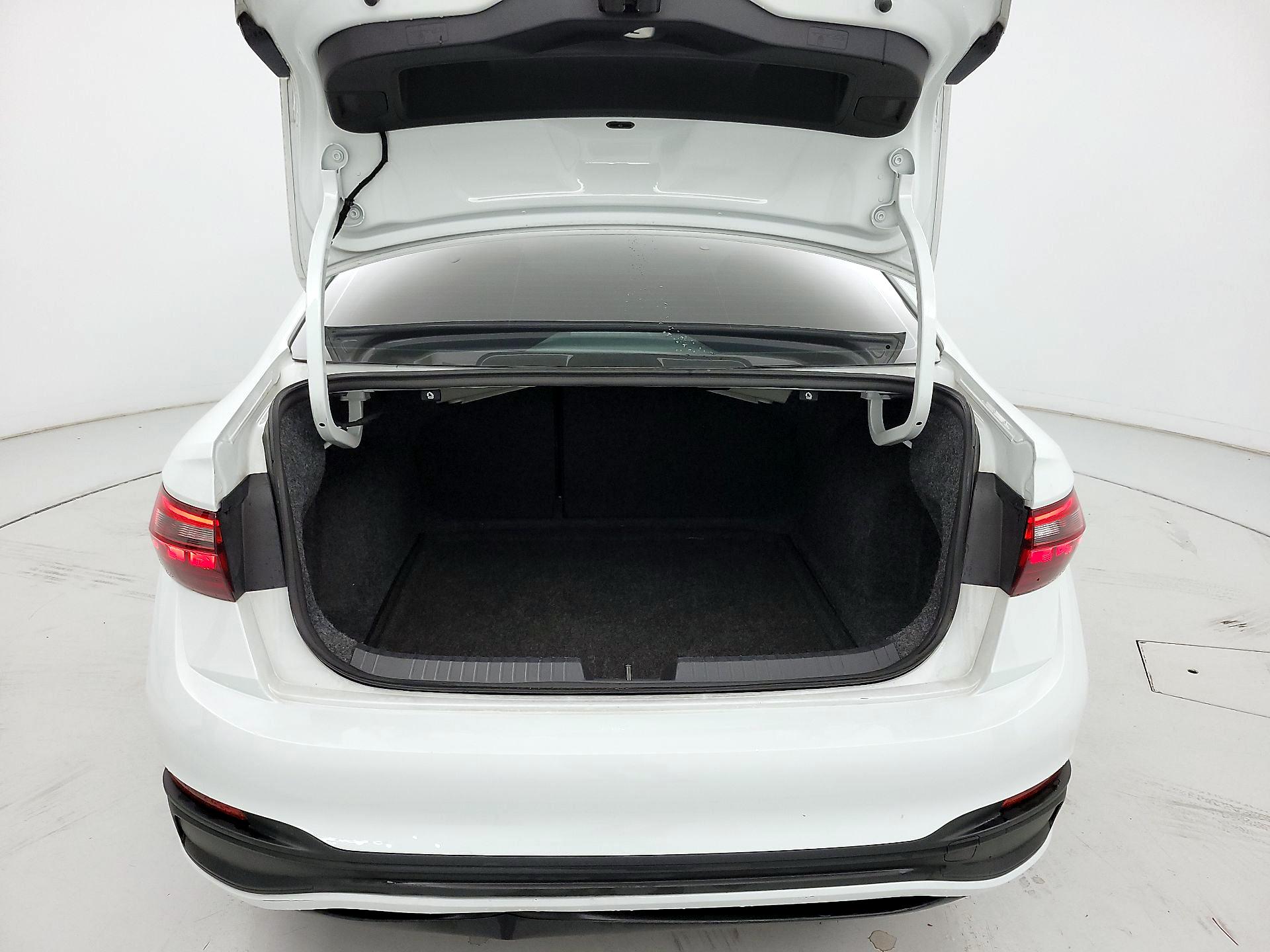 Thumbnail: 2023 Volkswagen Jetta - 20