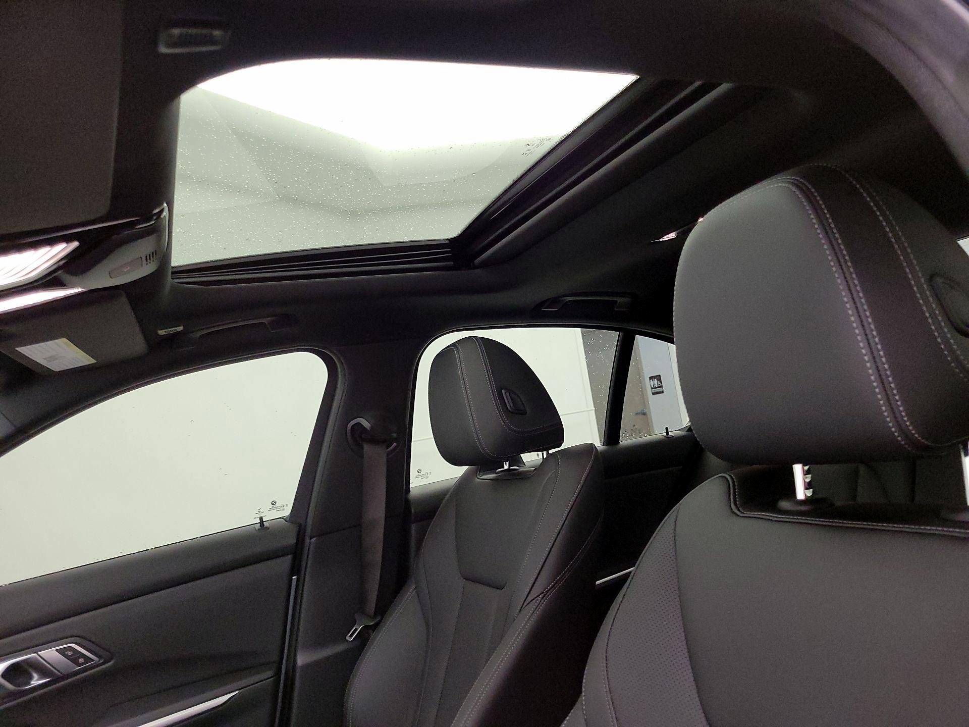 Thumbnail: 2023 BMW 3 Series - 20
