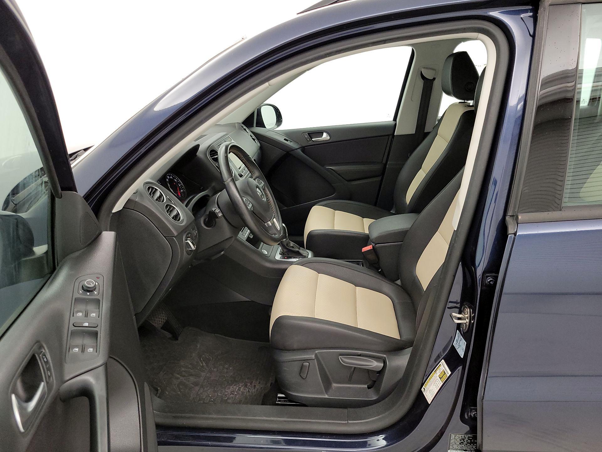 Thumbnail: 2016 Volkswagen Tiguan - 11