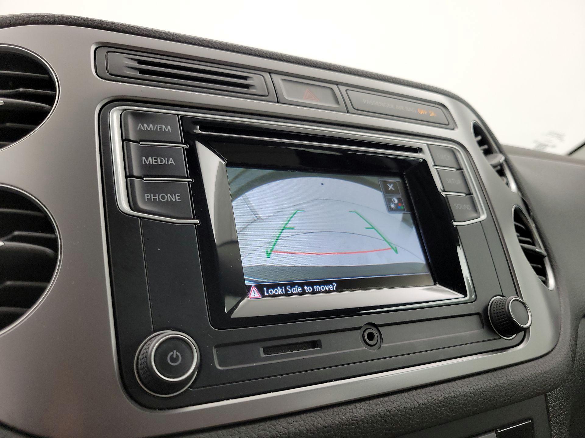Thumbnail: 2016 Volkswagen Tiguan - 14